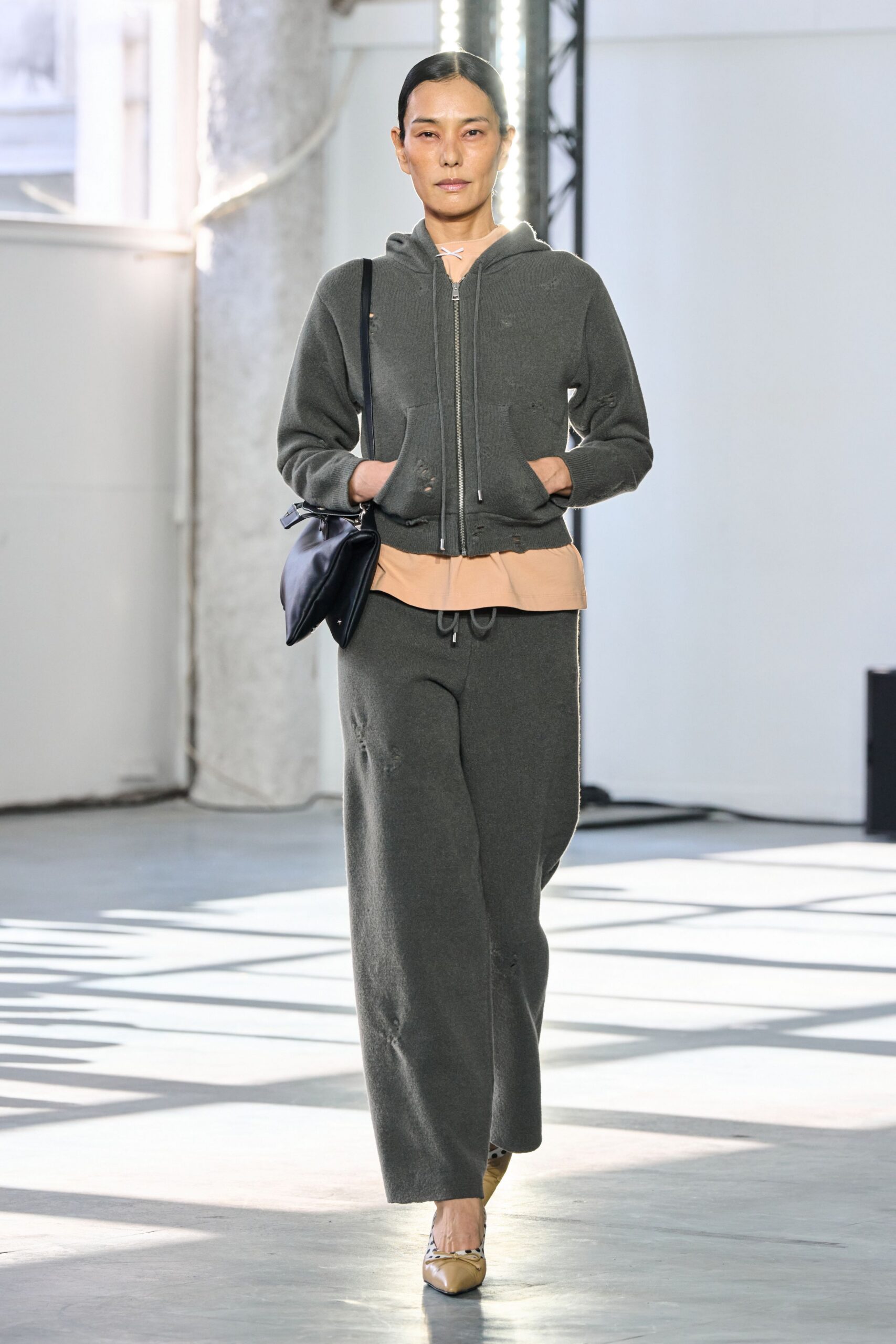 gray cotton long-sleeve relaxed zippered hoodie