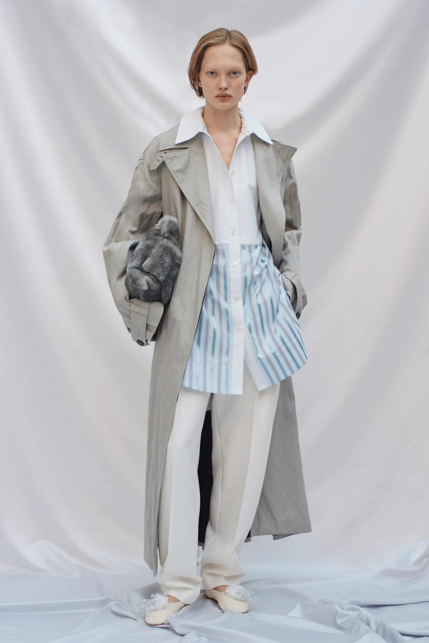 gray cotton long-sleeve collared relaxed buttoned trench