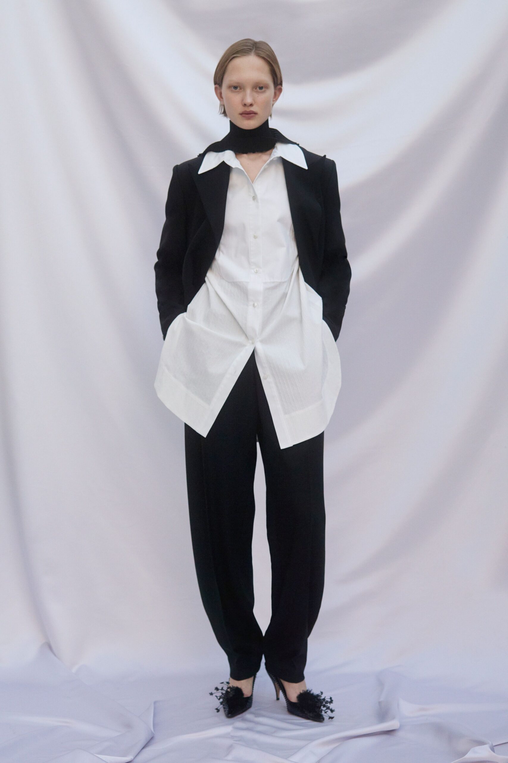 black cotton long-sleeve collared tailored blazer
