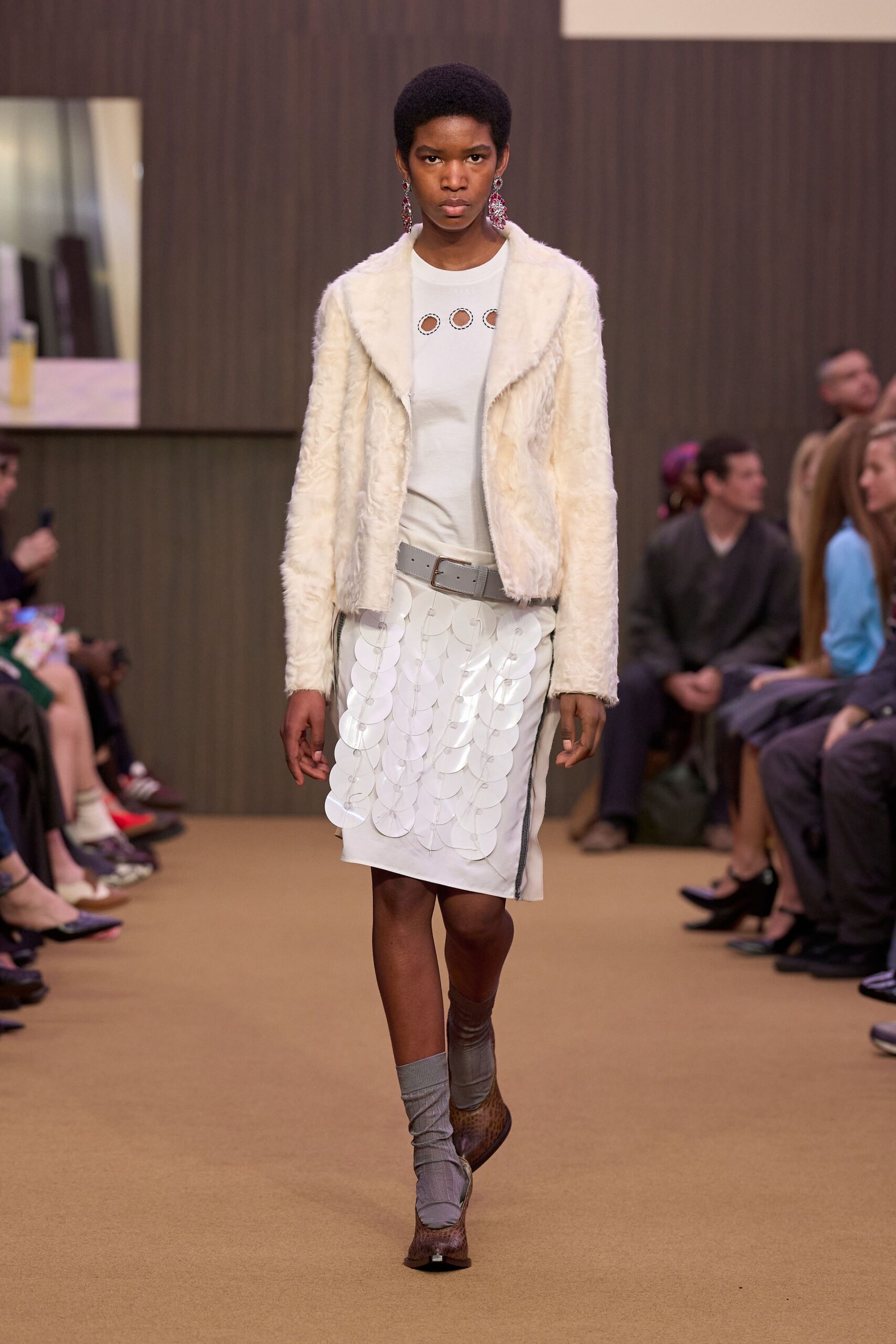 white faux-fur long-sleeve fitted zippered jacket