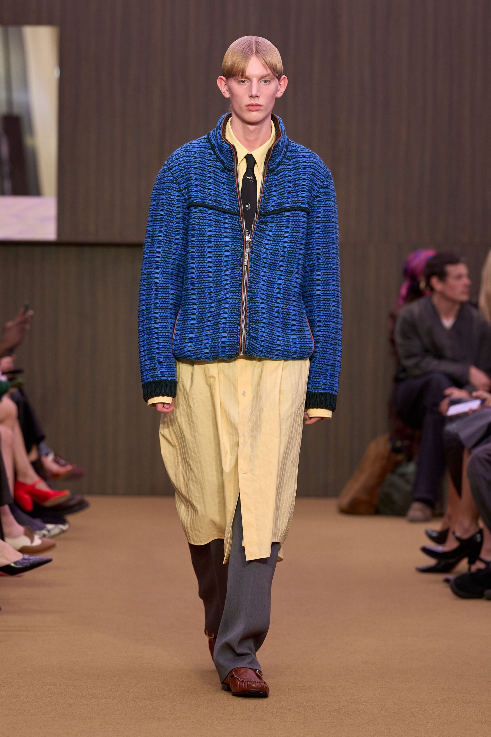 yellow cotton long-sleeve collared fitted pleated shirt