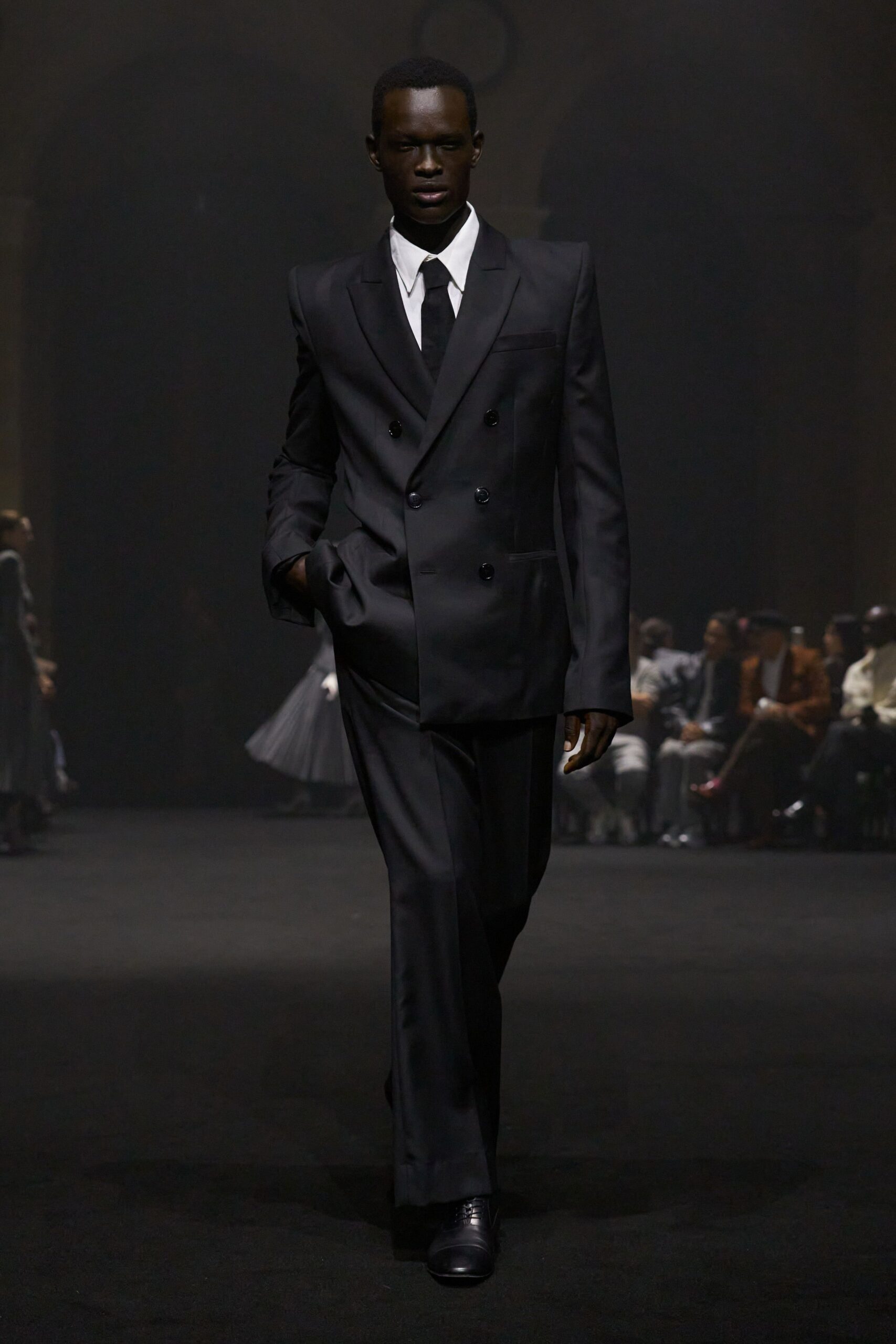 black wool long-sleeve collared tailored suit