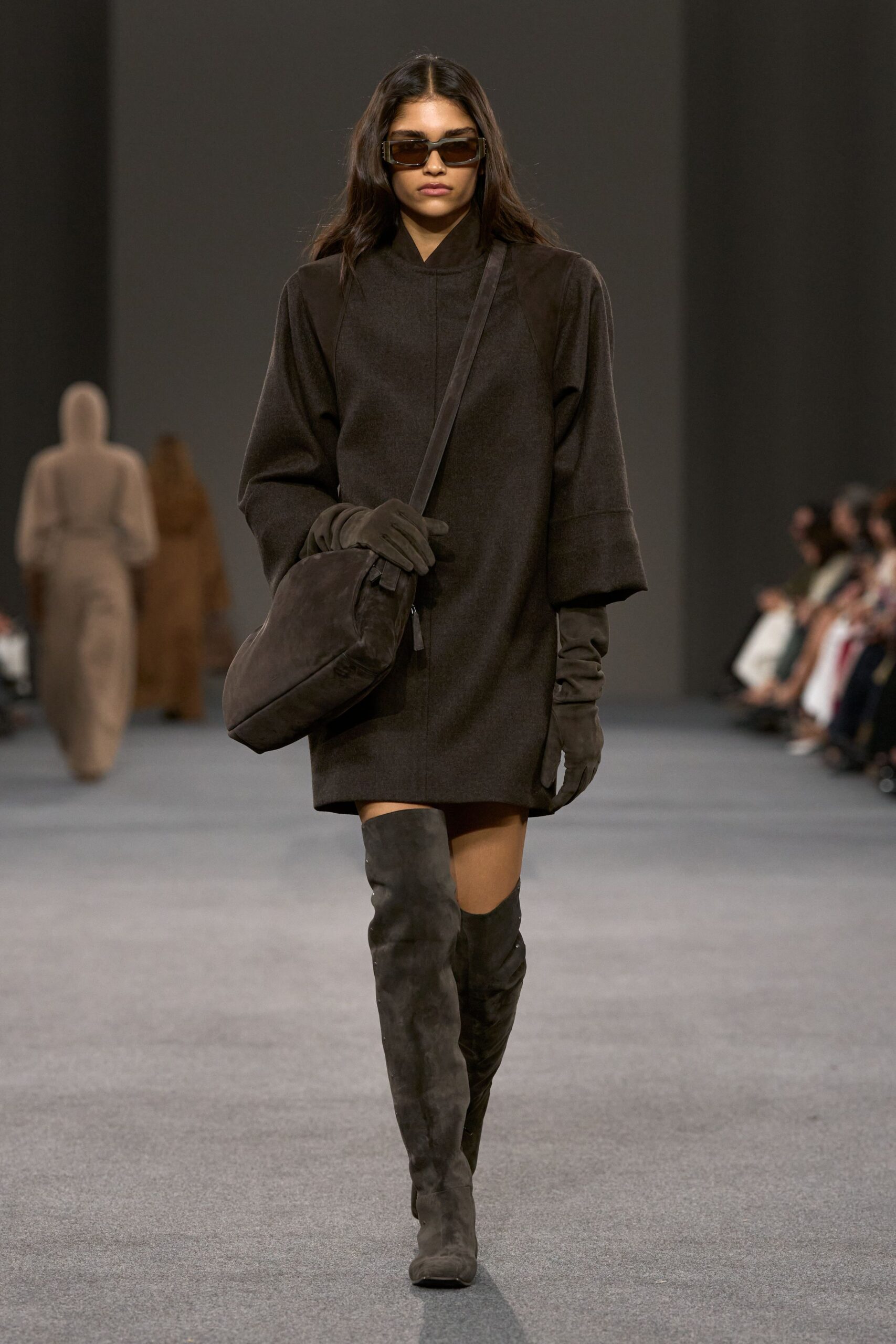 brown wool long-sleeve collared relaxed short coat