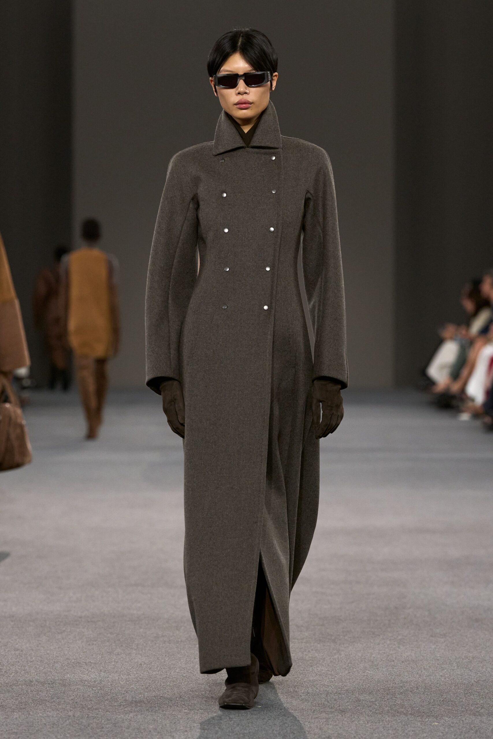 brown wool long-sleeve collared fitted buttoned maxi coat