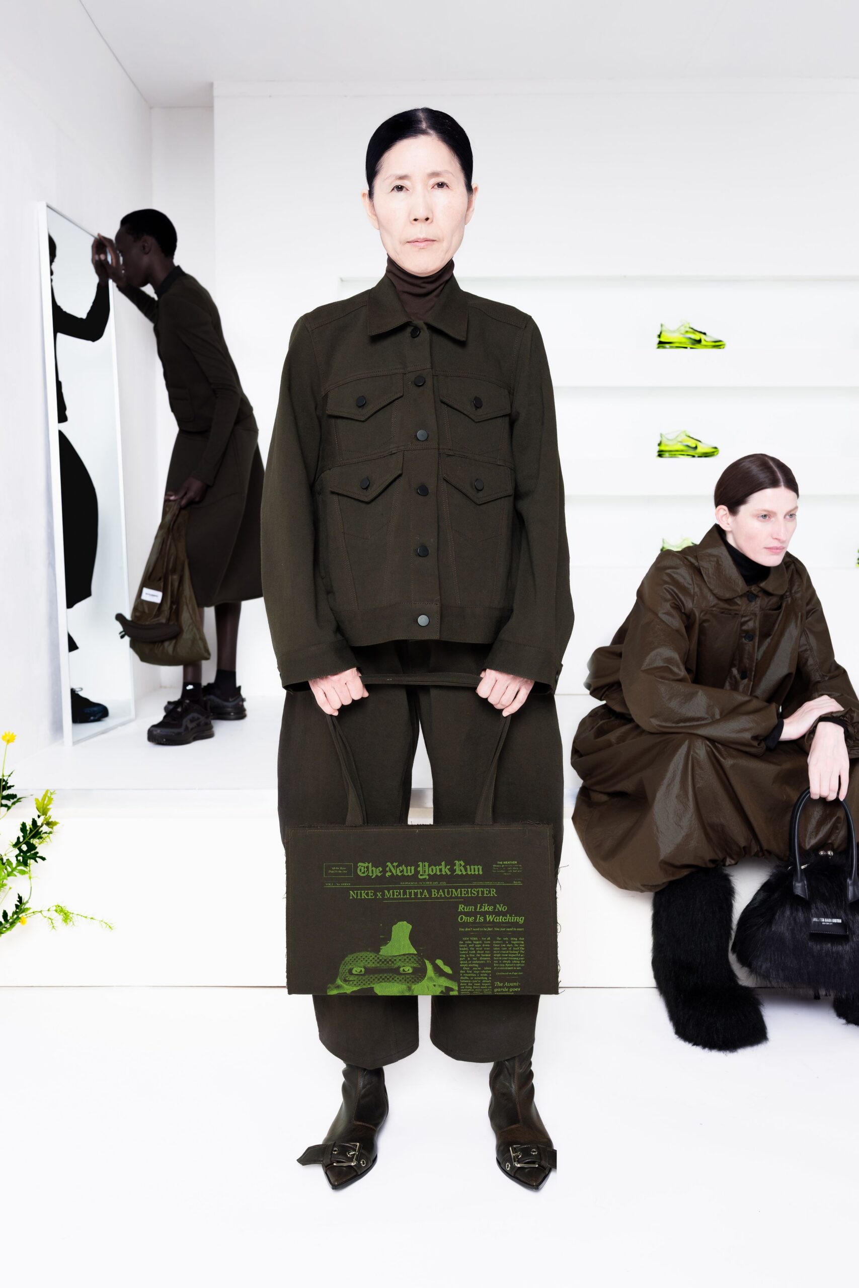 green cotton long-sleeve collared fitted buttoned jacket