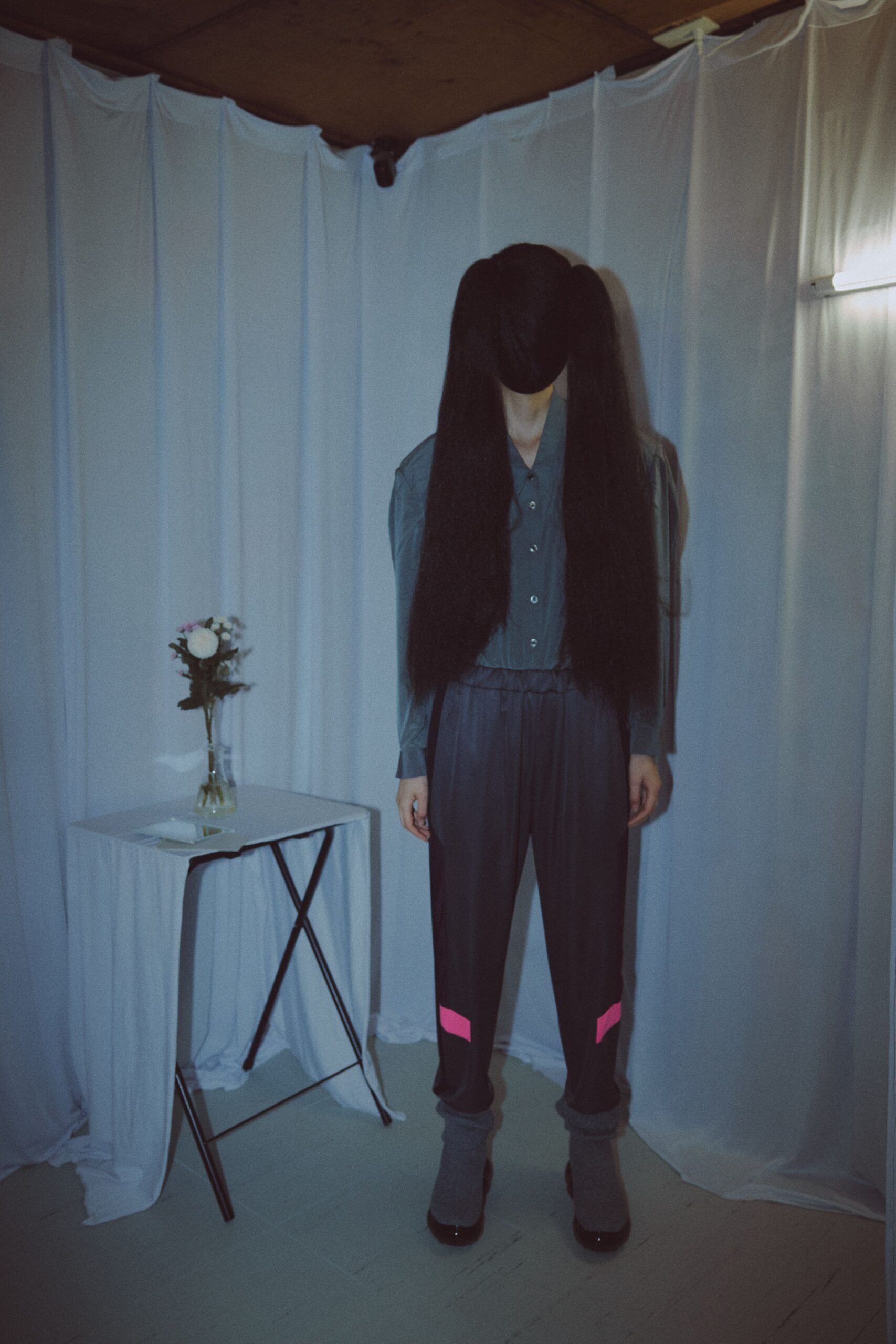 gray cotton long-sleeve collared relaxed shirt