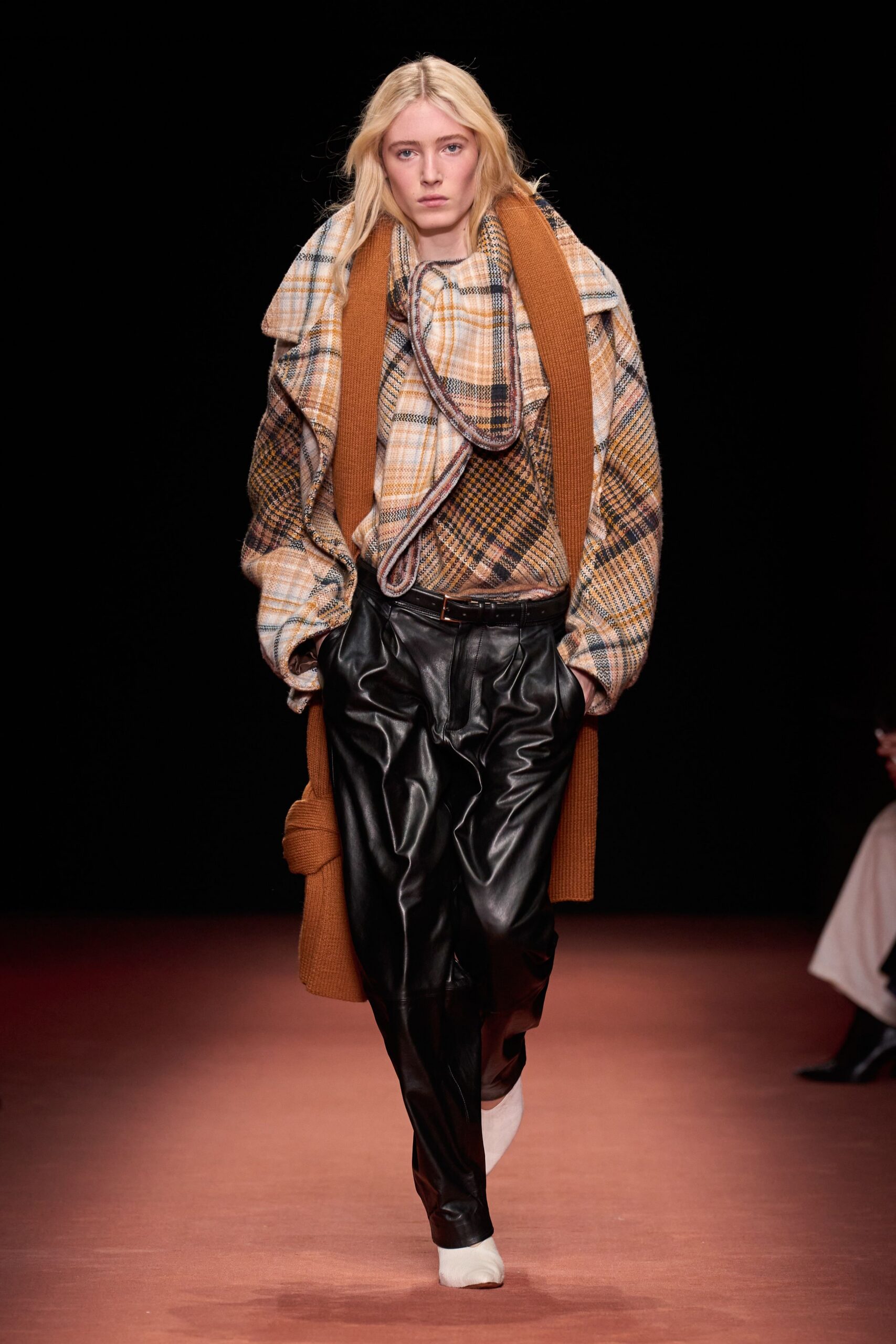 beige wool long-sleeve collared oversized checked coat