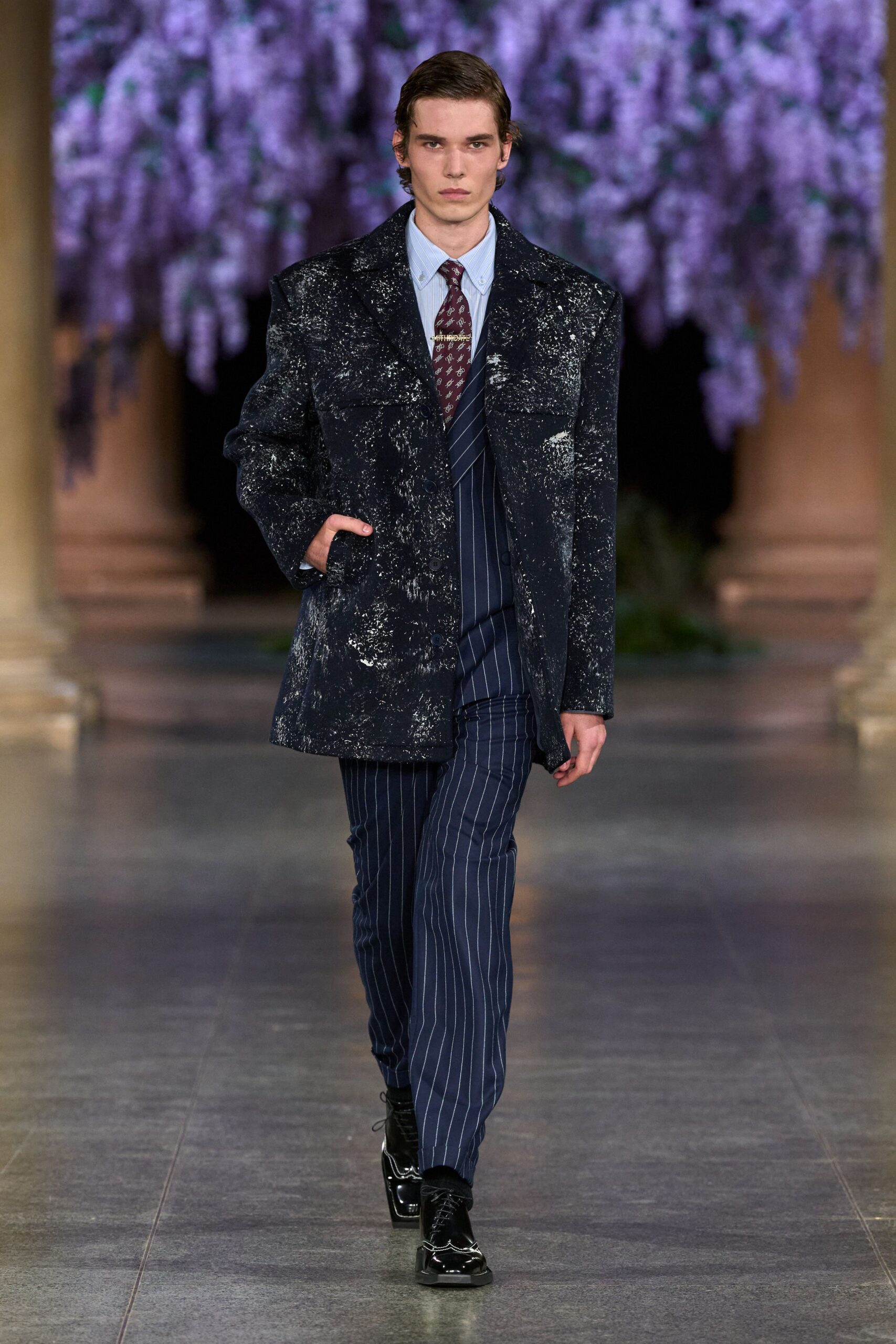 black wool long-sleeve collared relaxed printed coat
