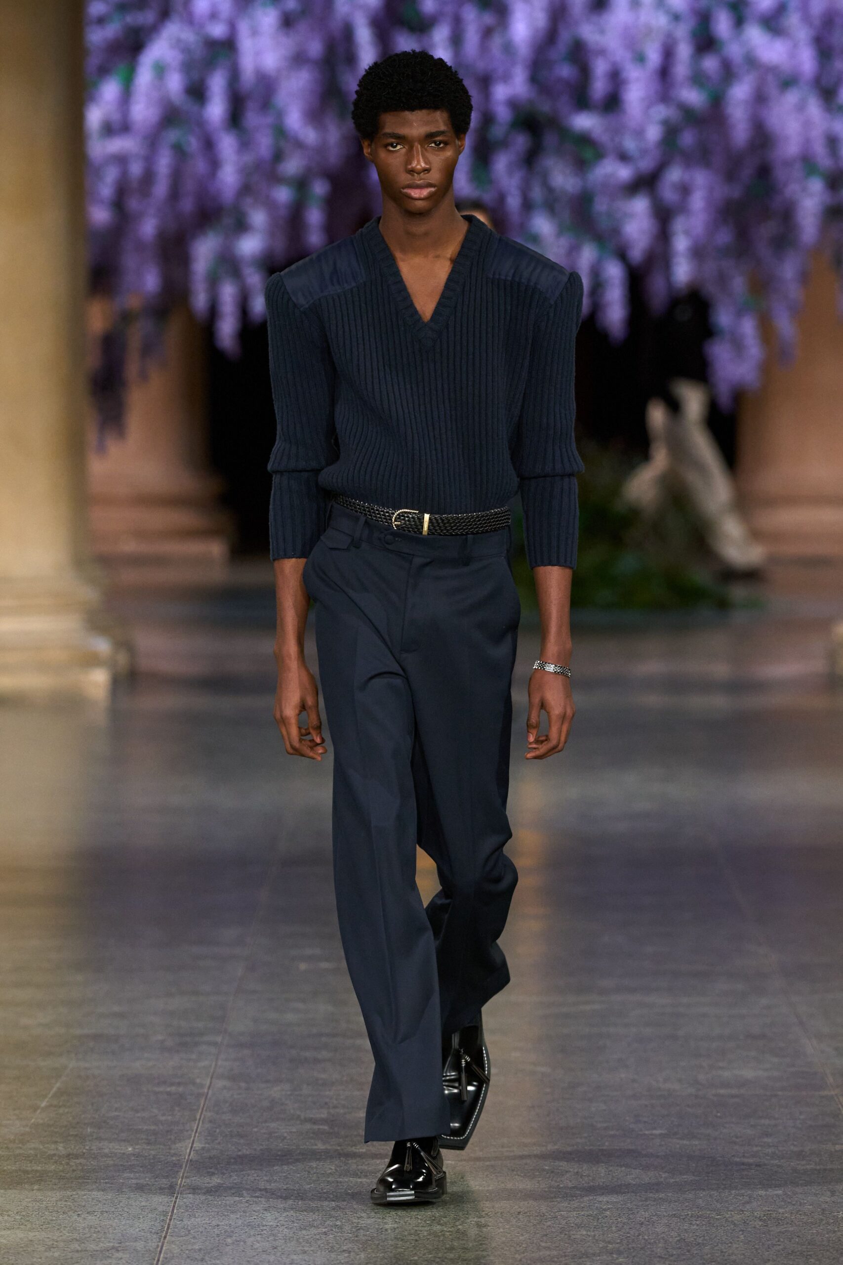 navy ribbed sweater black pants