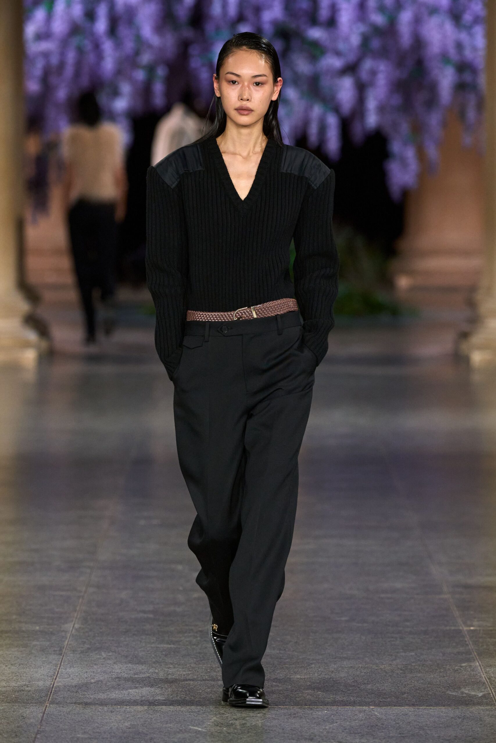 black wool long-sleeve v-neck fitted ribbed sweater