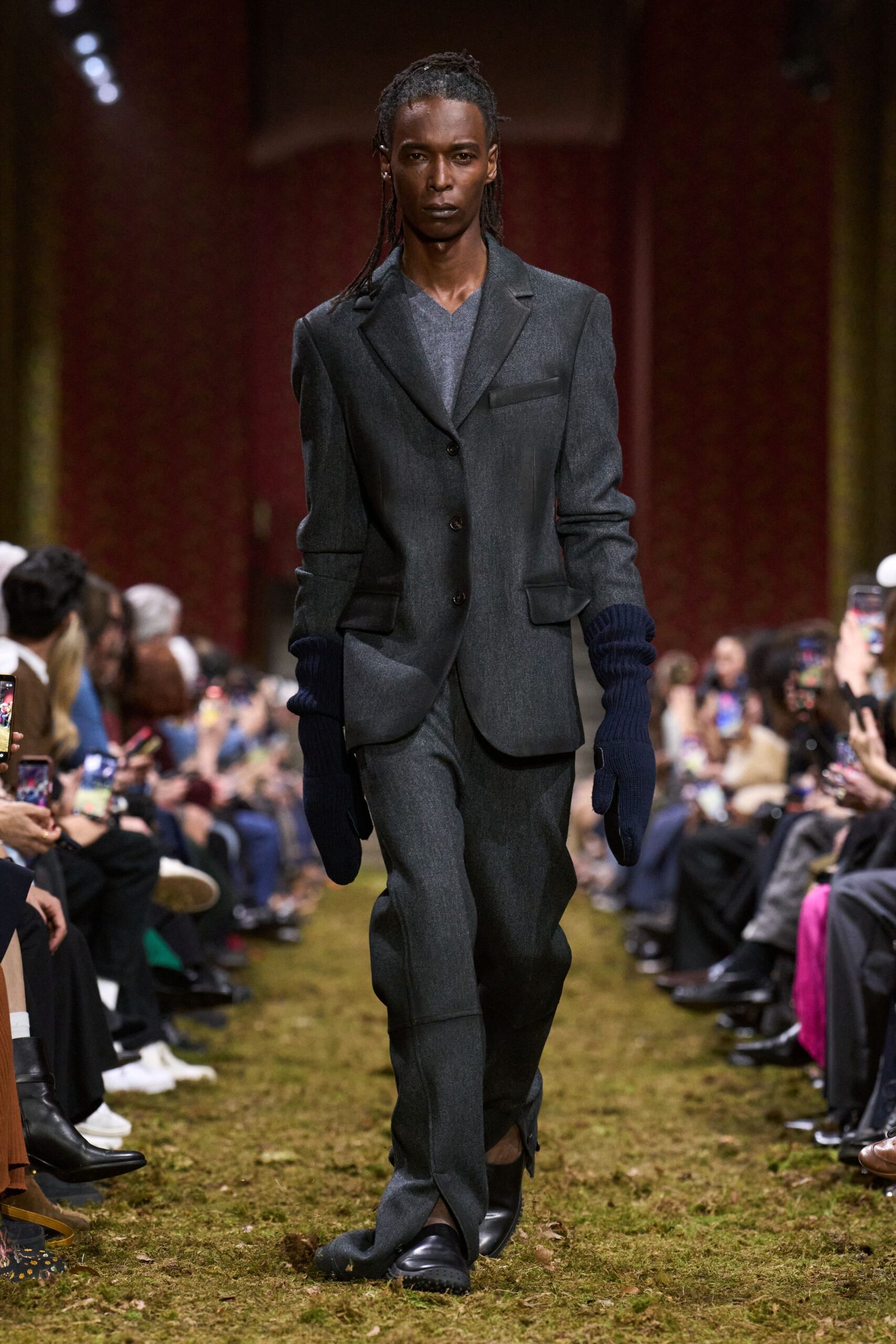 gray wool v-neck long-sleeve fitted shirt