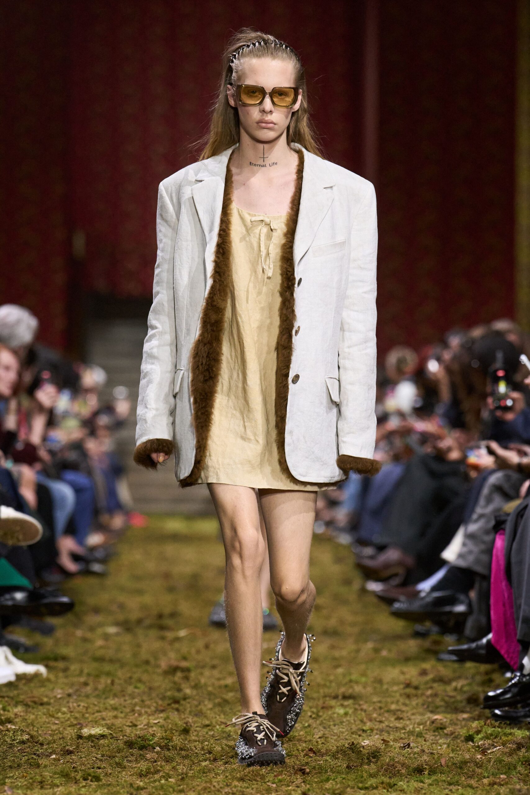white cotton long-sleeve collared relaxed buttoned coat