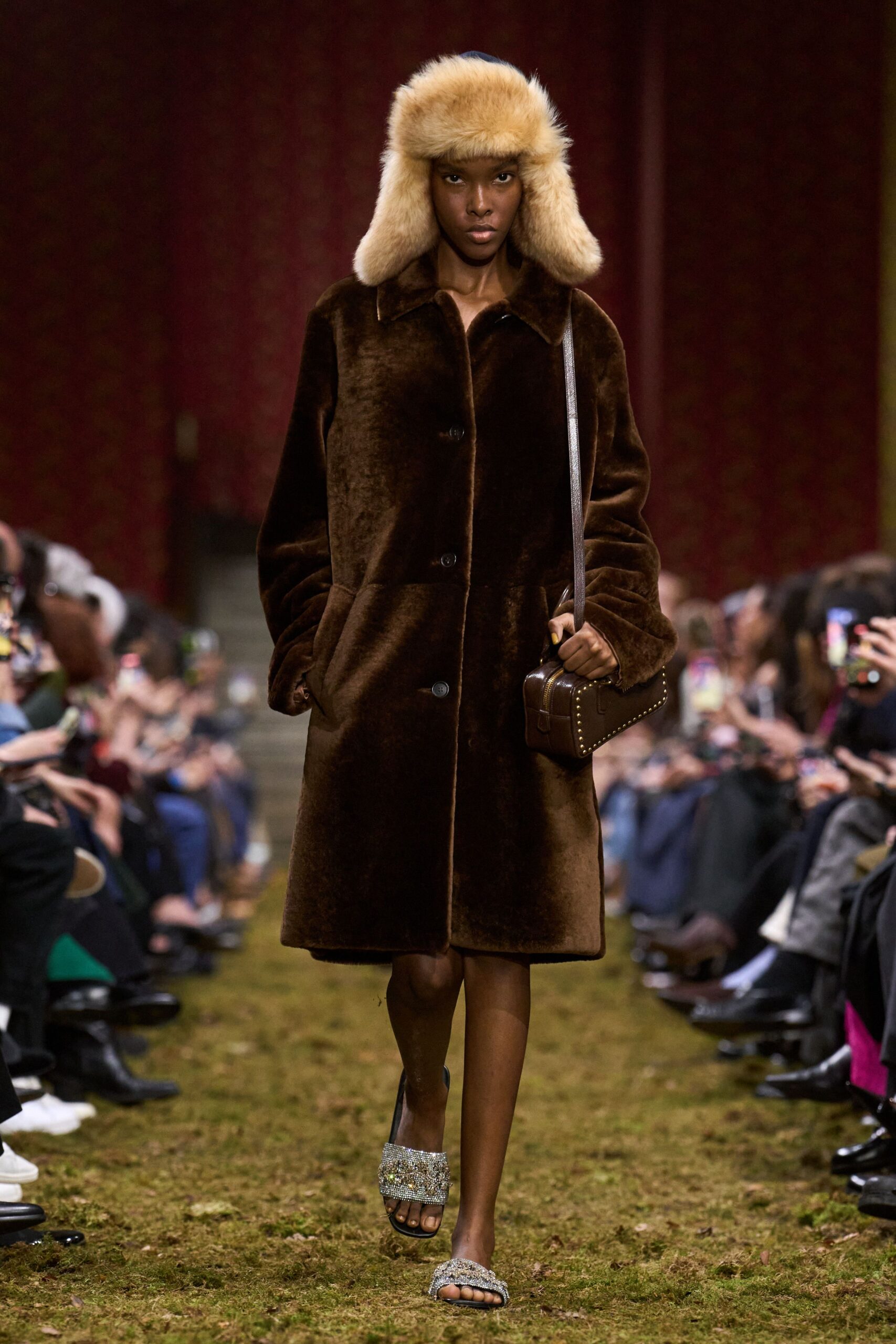 brown fur long-sleeve collared relaxed coat