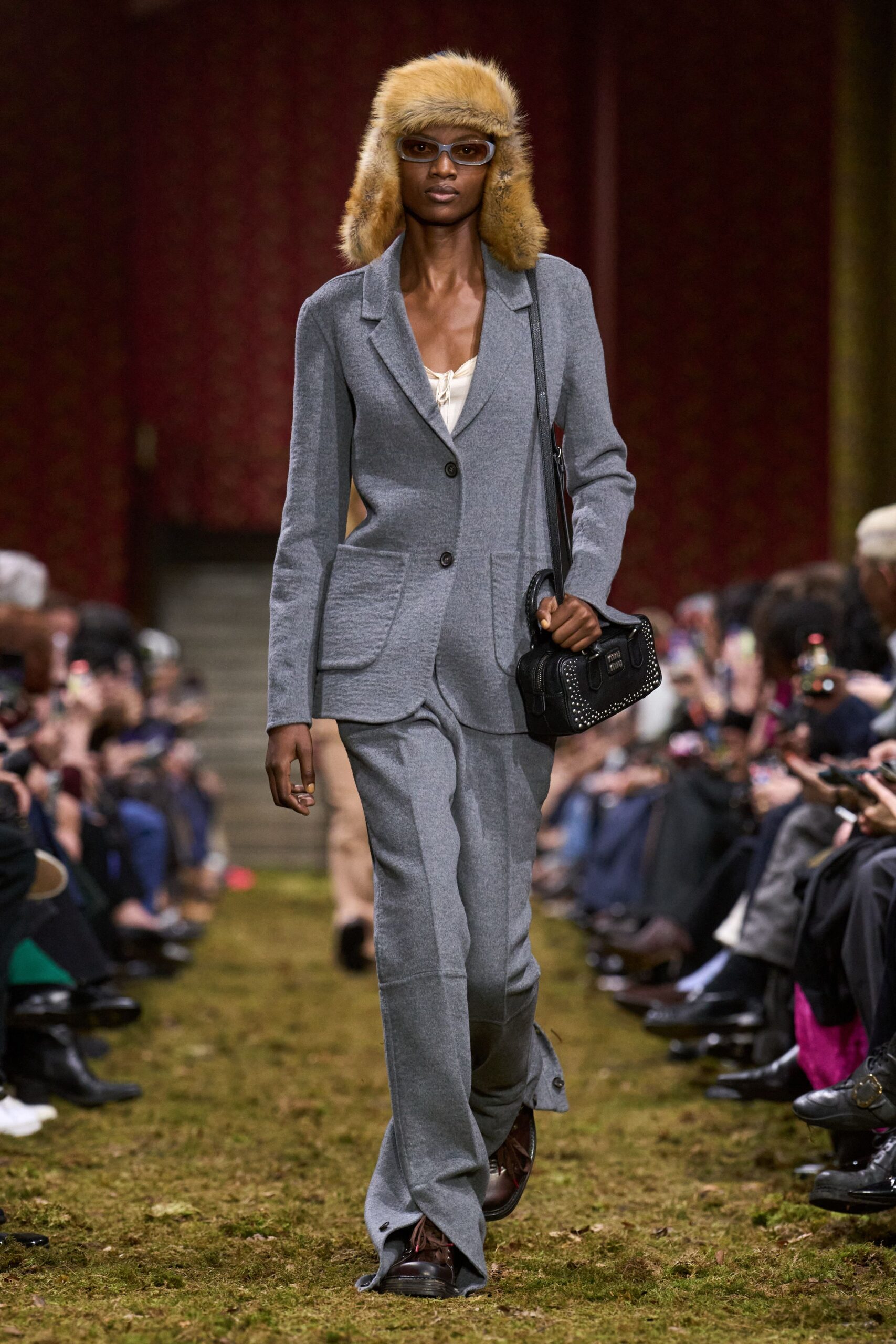gray wool long-sleeve collared tailored buttoned straight-leg suit