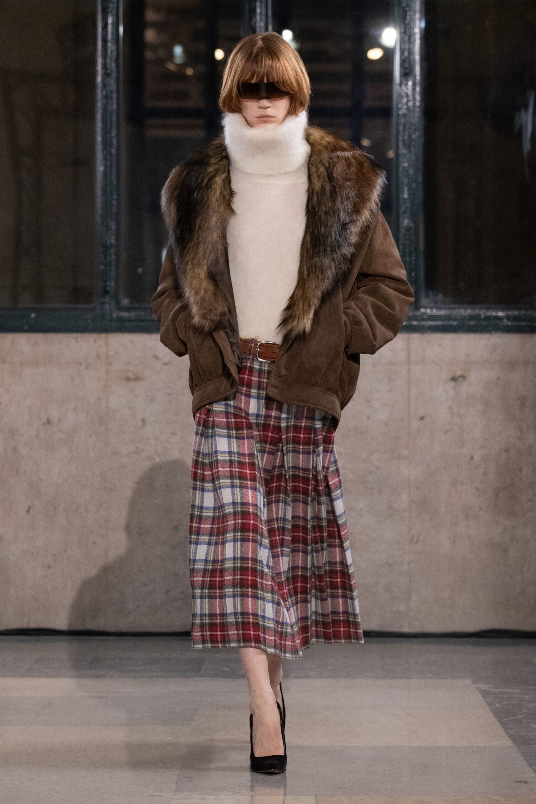 brown fur long-sleeve collared relaxed zippered jacket