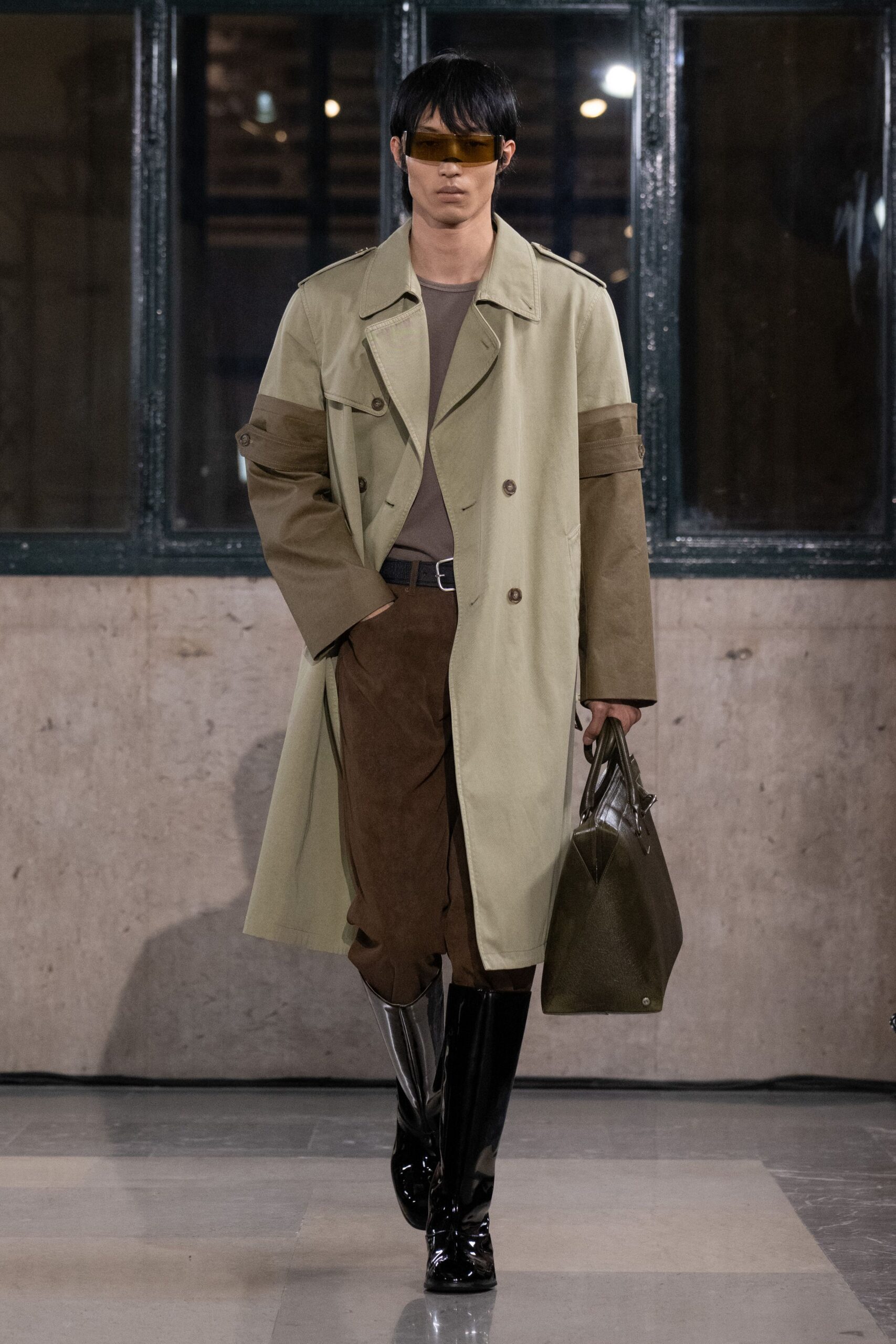 beige cotton long-sleeve collared relaxed buttoned coat