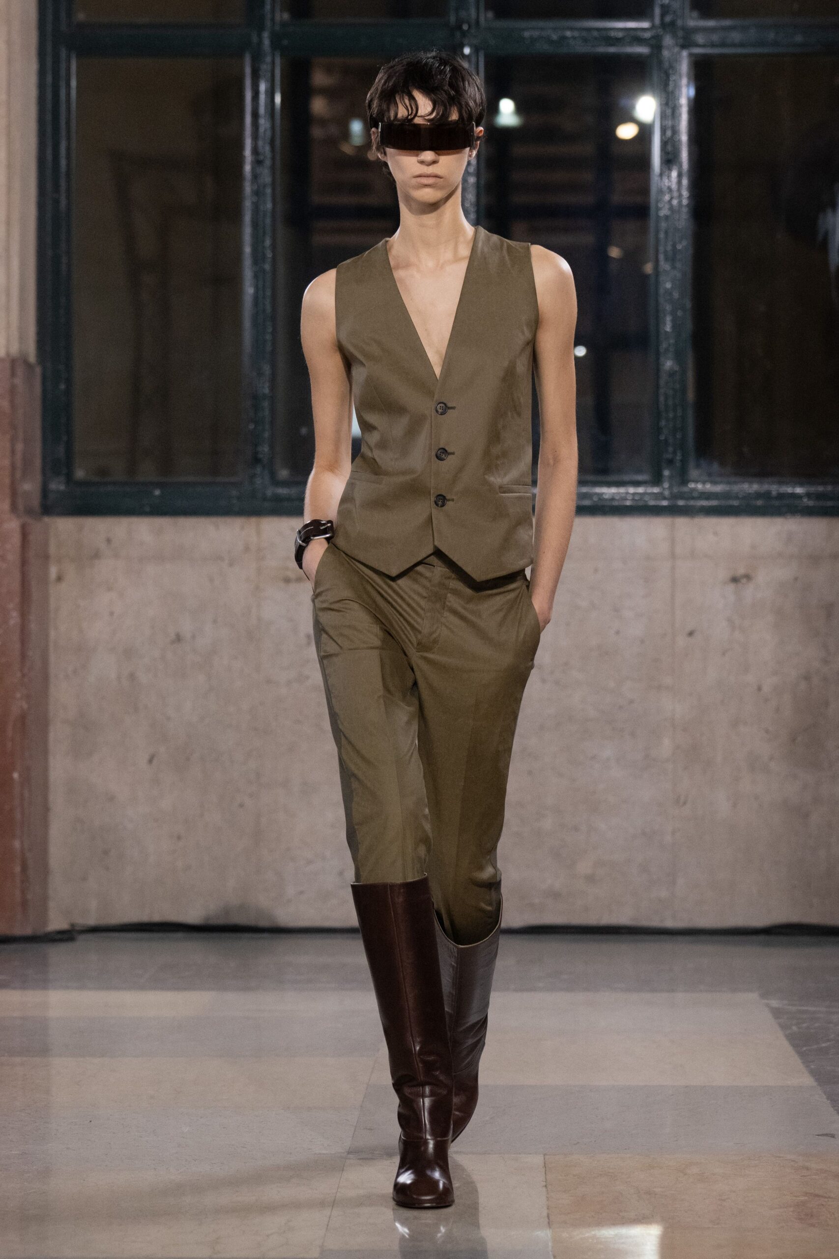 brown cotton sleeveless v-neck fitted buttoned vest