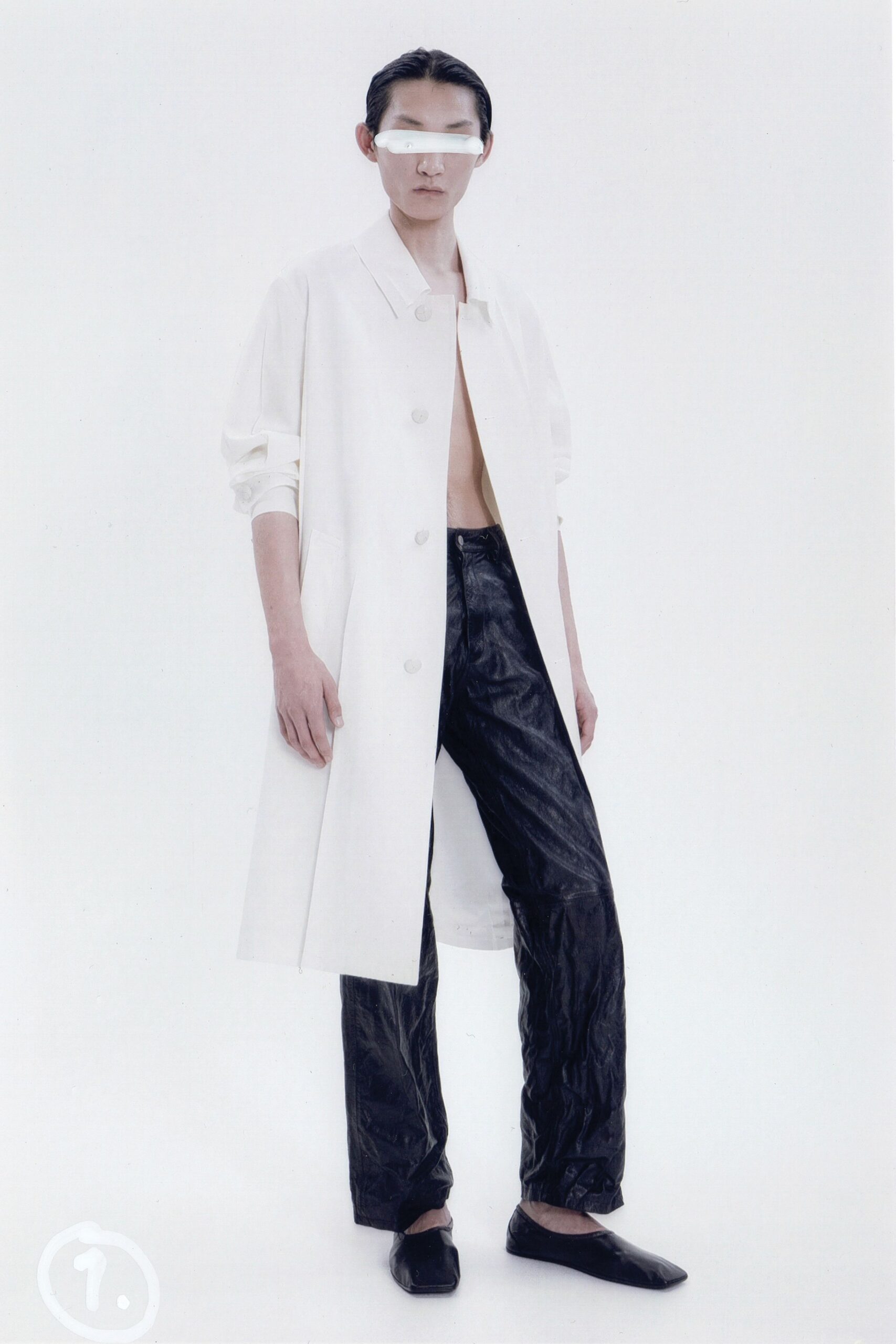 white cotton long-sleeve collared relaxed buttoned coat