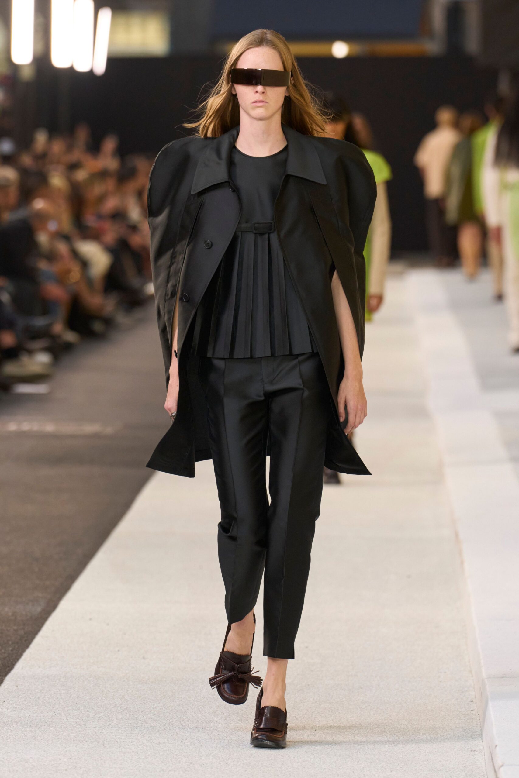 black silk long-sleeve structured pleated coat