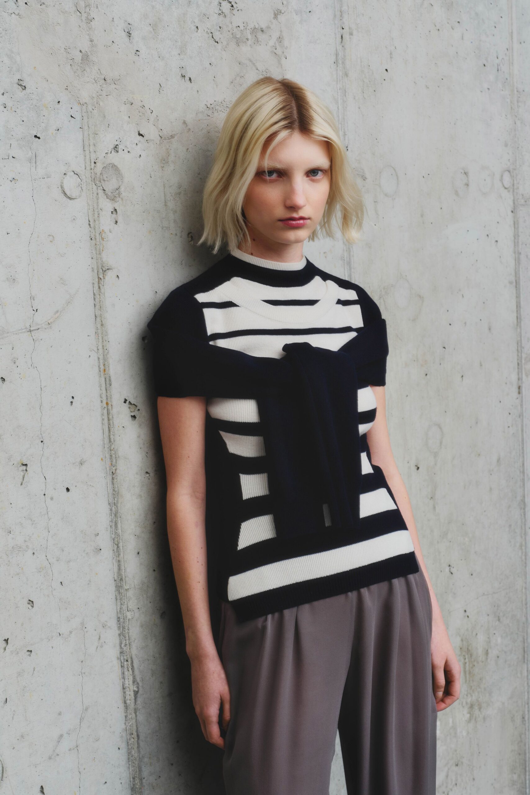 black cotton short-sleeve high-neck fitted striped top