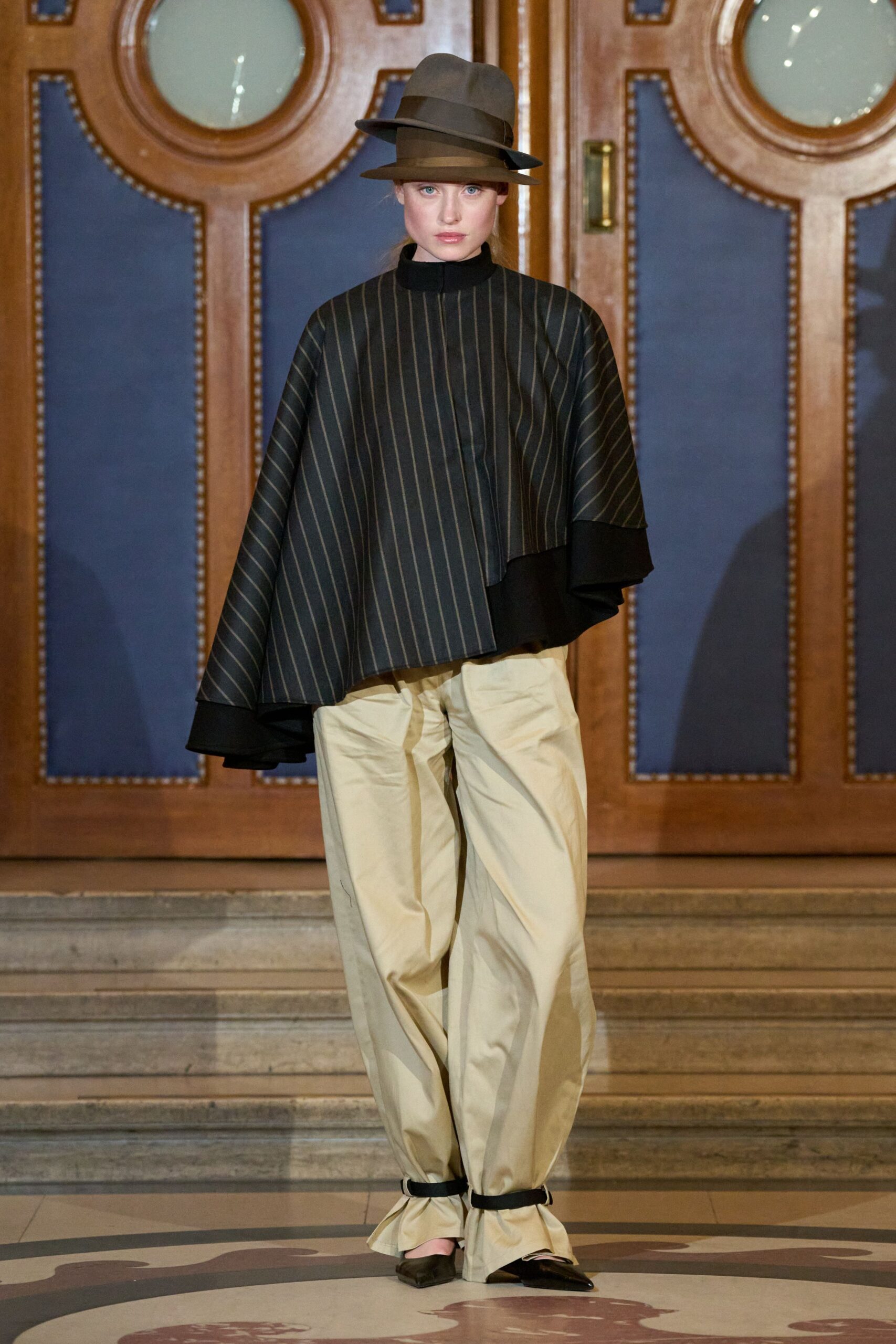 black cotton long-sleeve relaxed striped cape