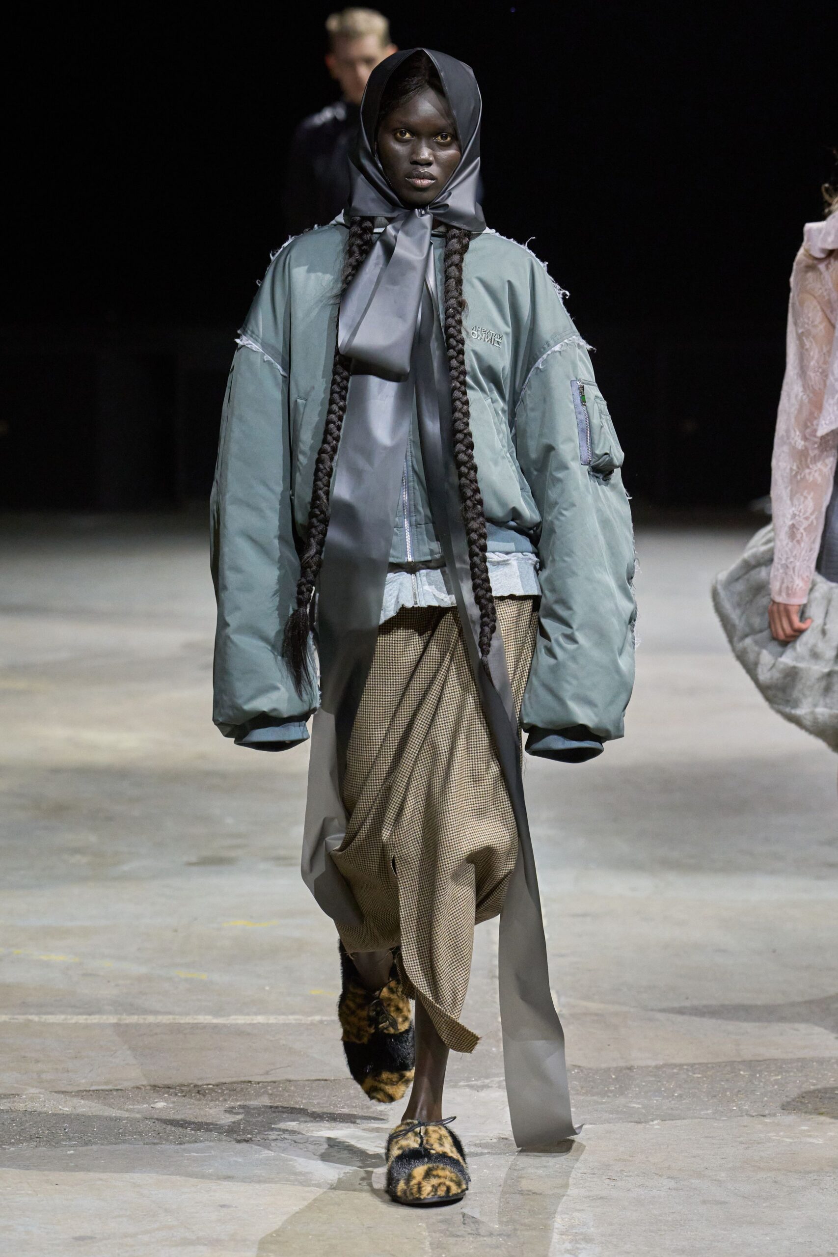 gray cotton long-sleeve hooded oversized zippered jacket