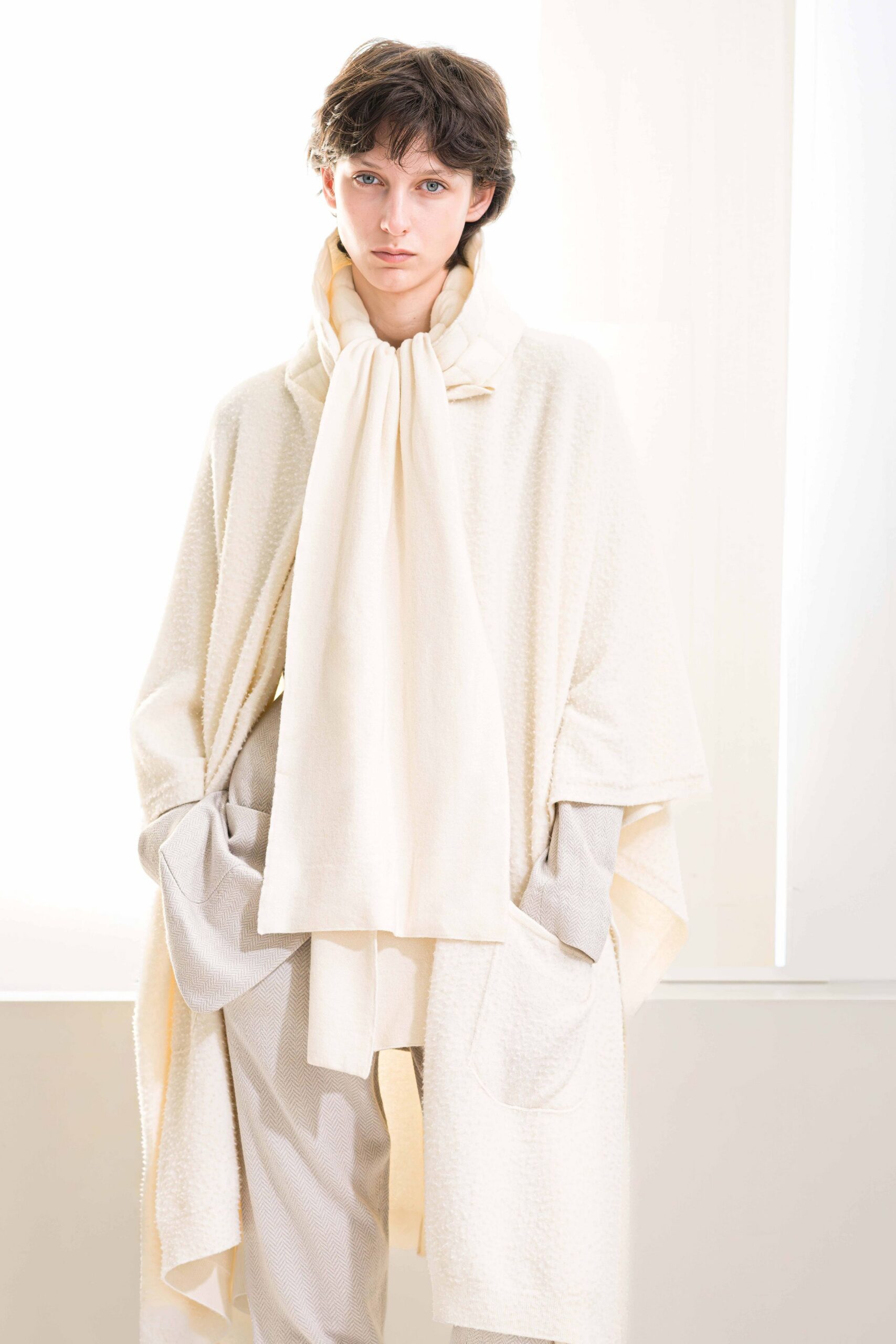 white cotton sleeveless collared relaxed pockets poncho