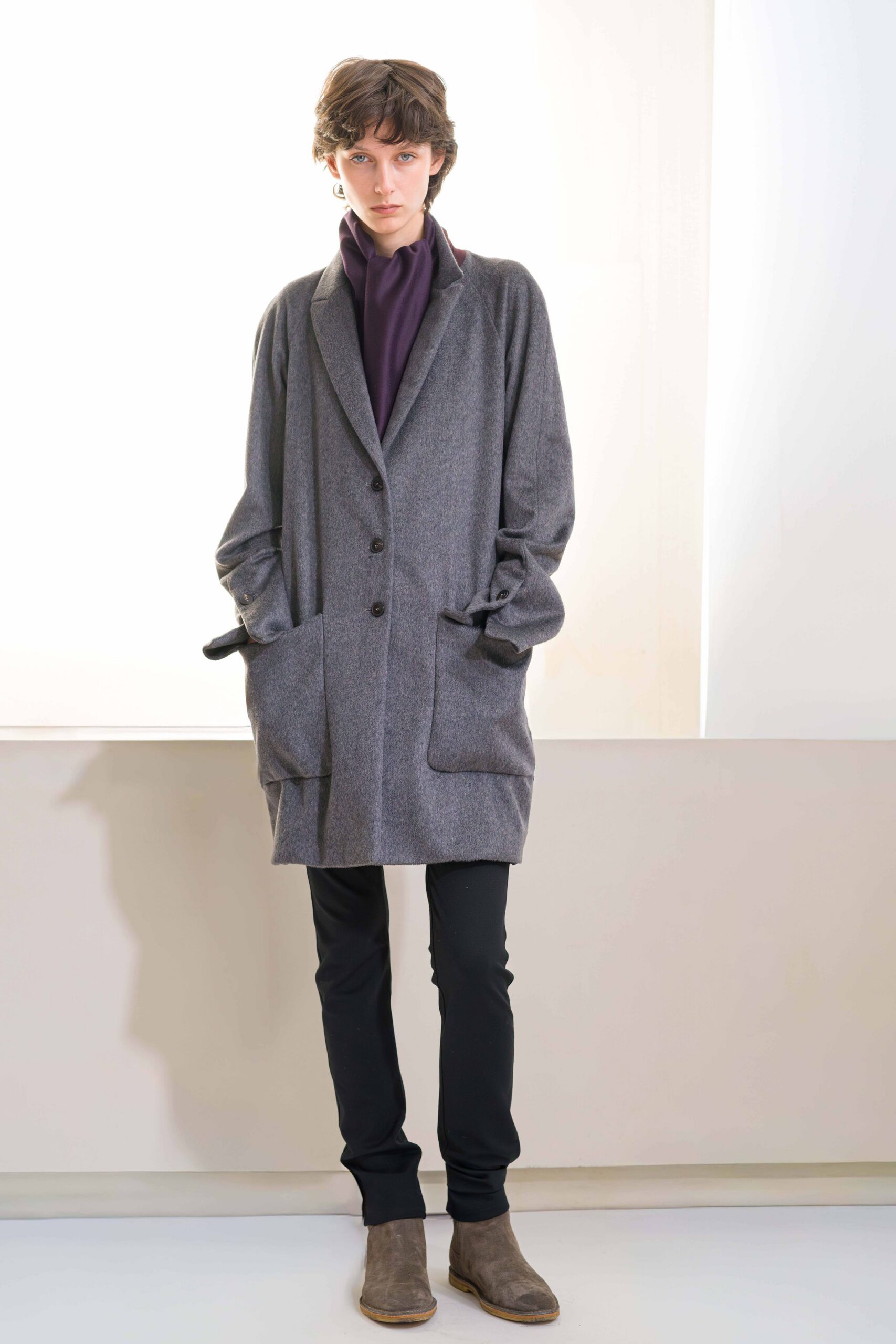 gray wool long-sleeve collared relaxed buttoned pockets coat
