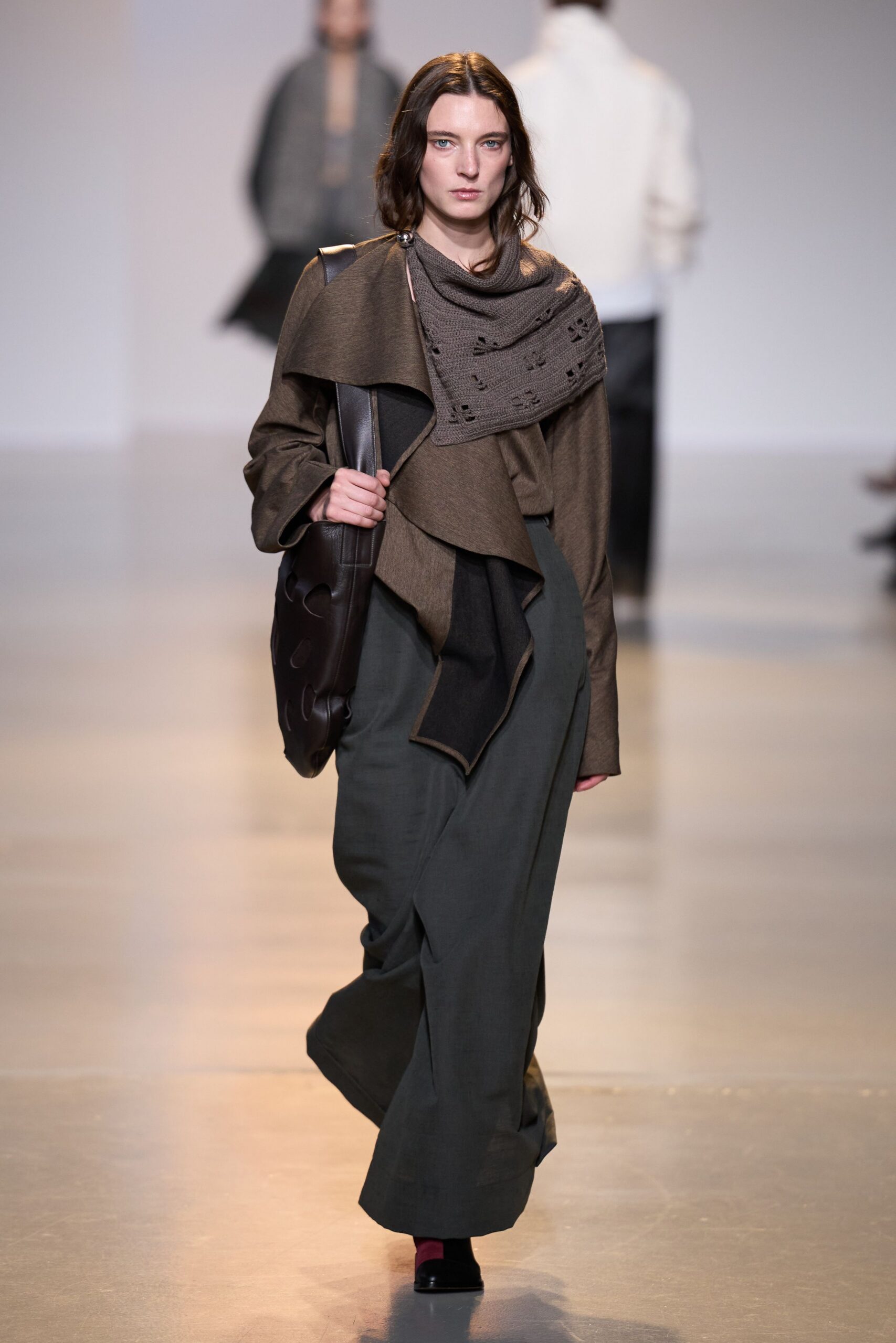 green cotton fitted straight-leg pants