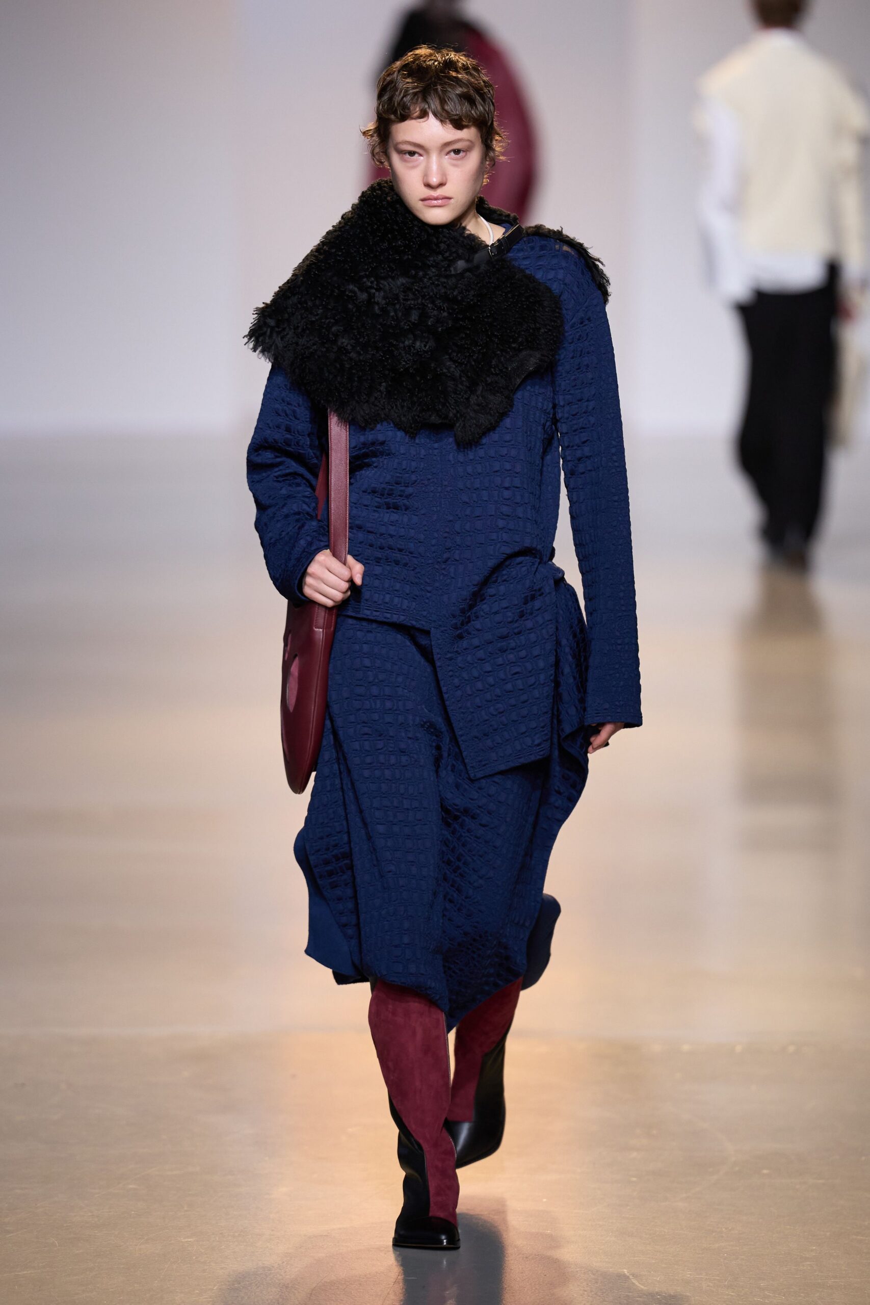 black faux-fur oversized cape