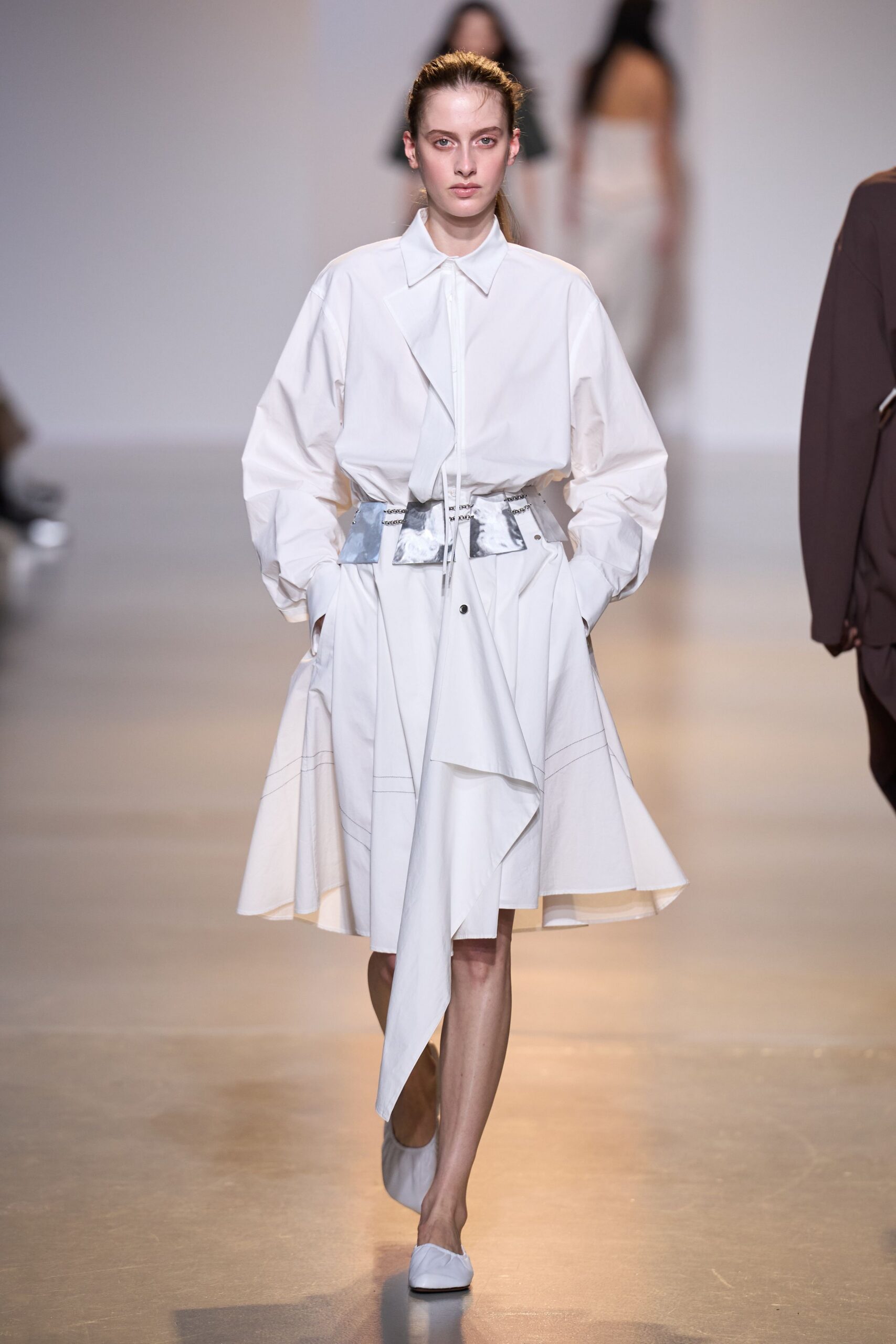 white cotton long-sleeve collared relaxed buttoned midi shirt-dress