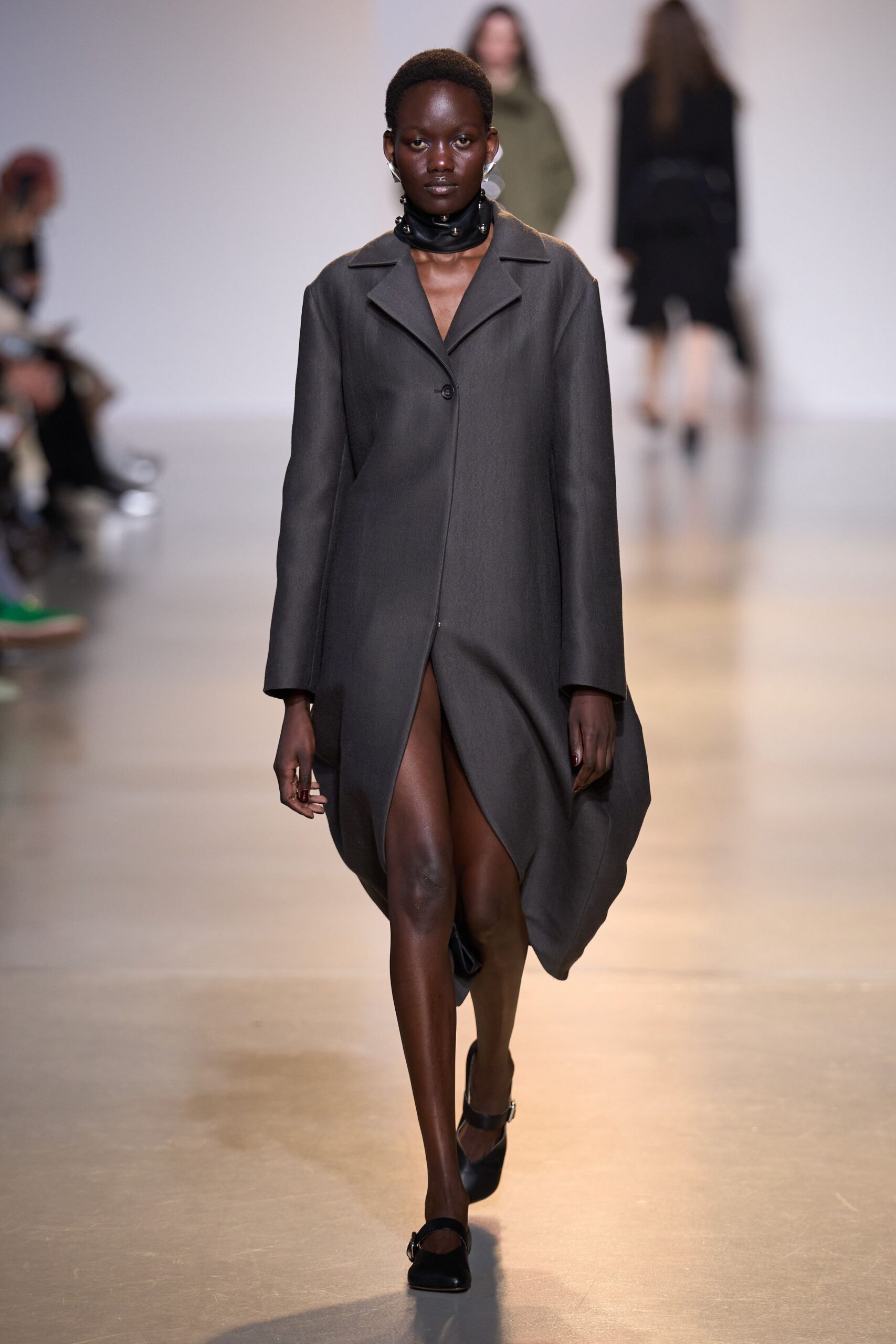 gray wool long-sleeve collared relaxed midi coat