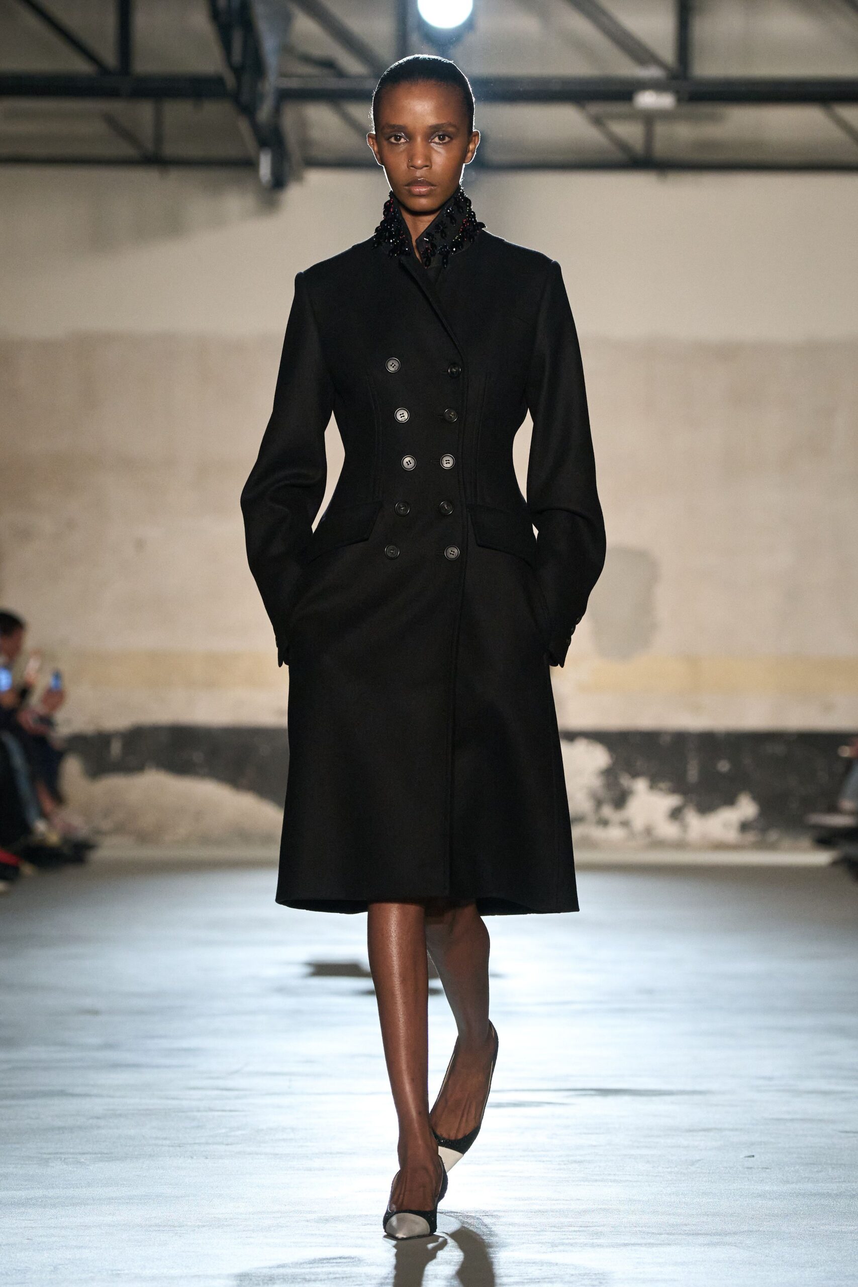 black wool long-sleeve collared tailored midi coat