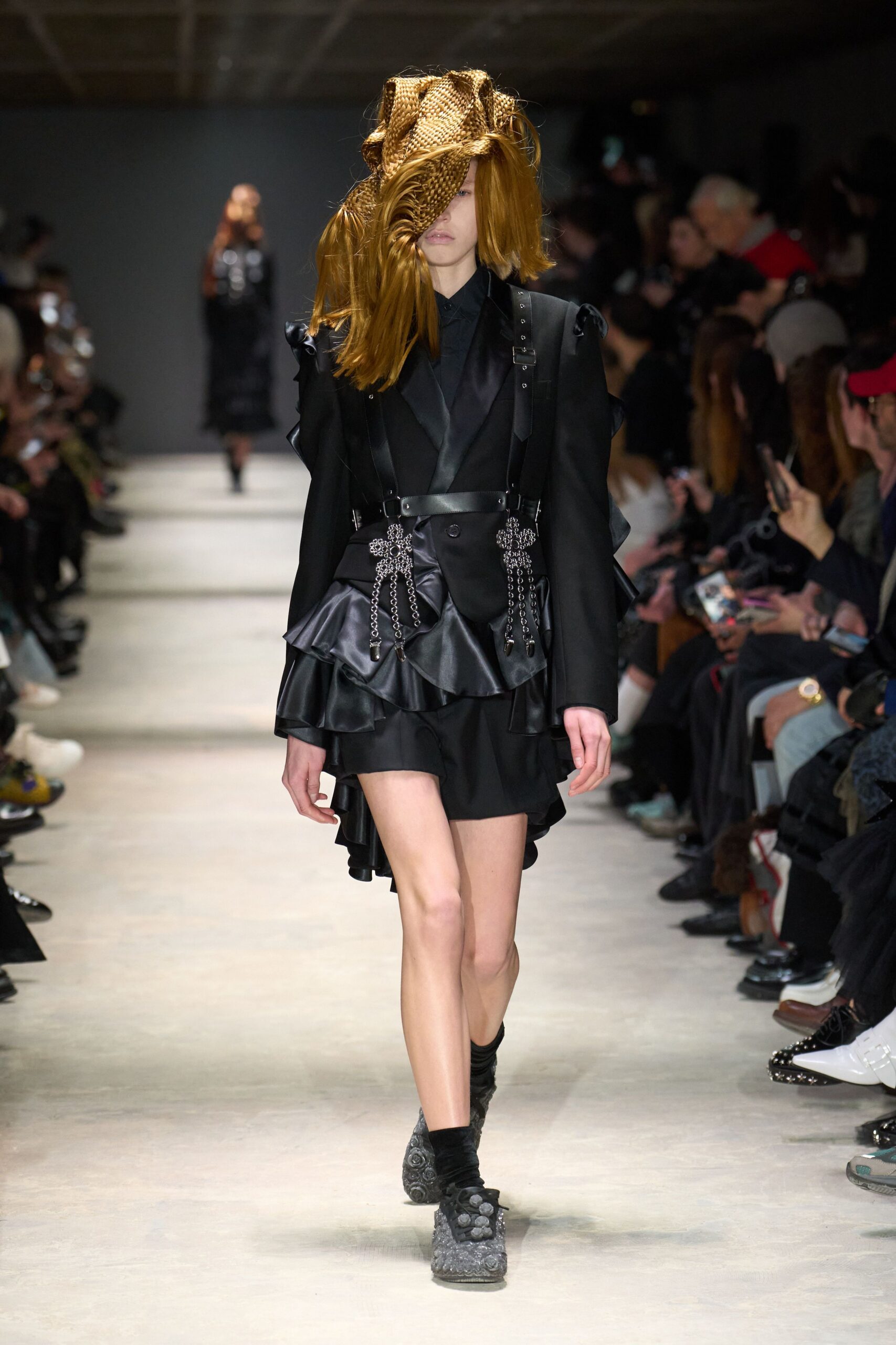 black cotton long-sleeve collared structured buttoned jacket