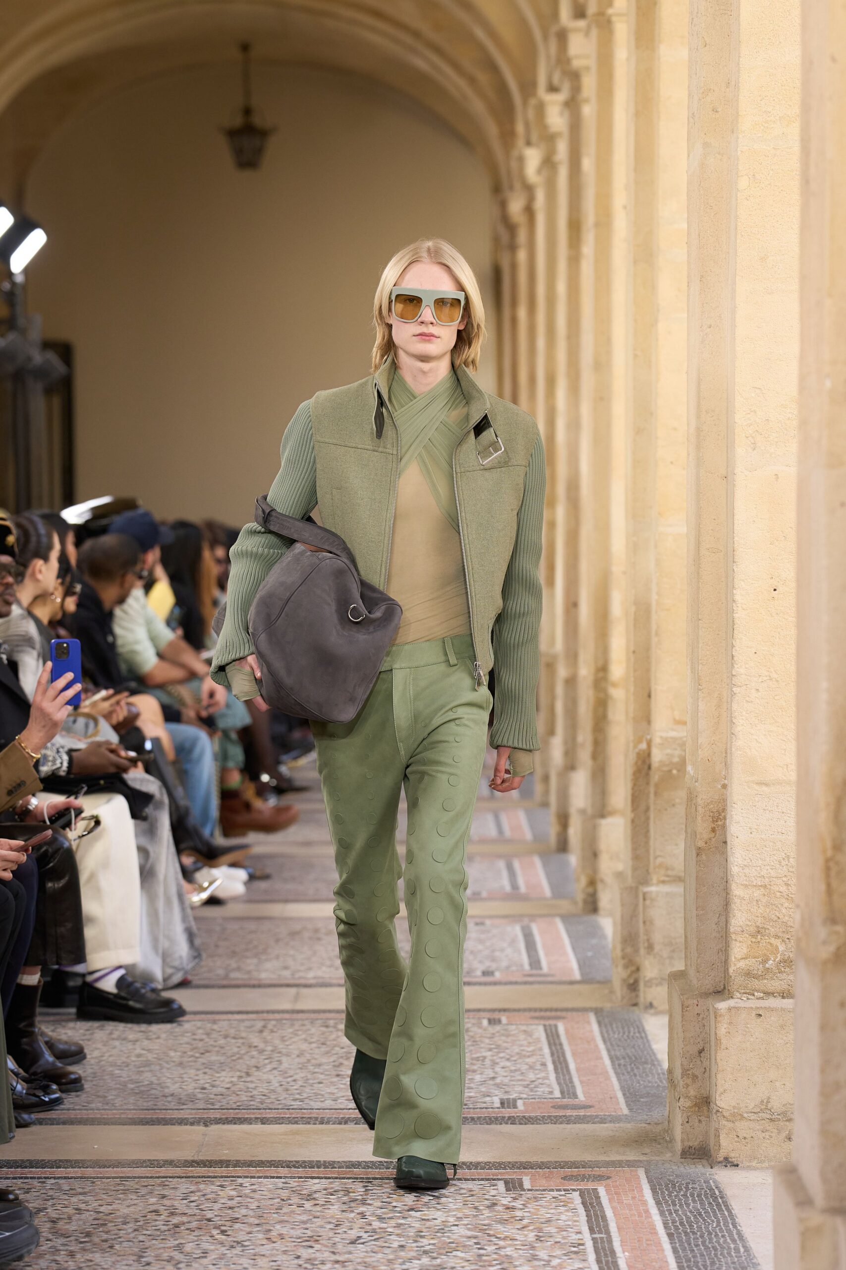 Off-White Fall 2026 Ready-to-Wear Look 17