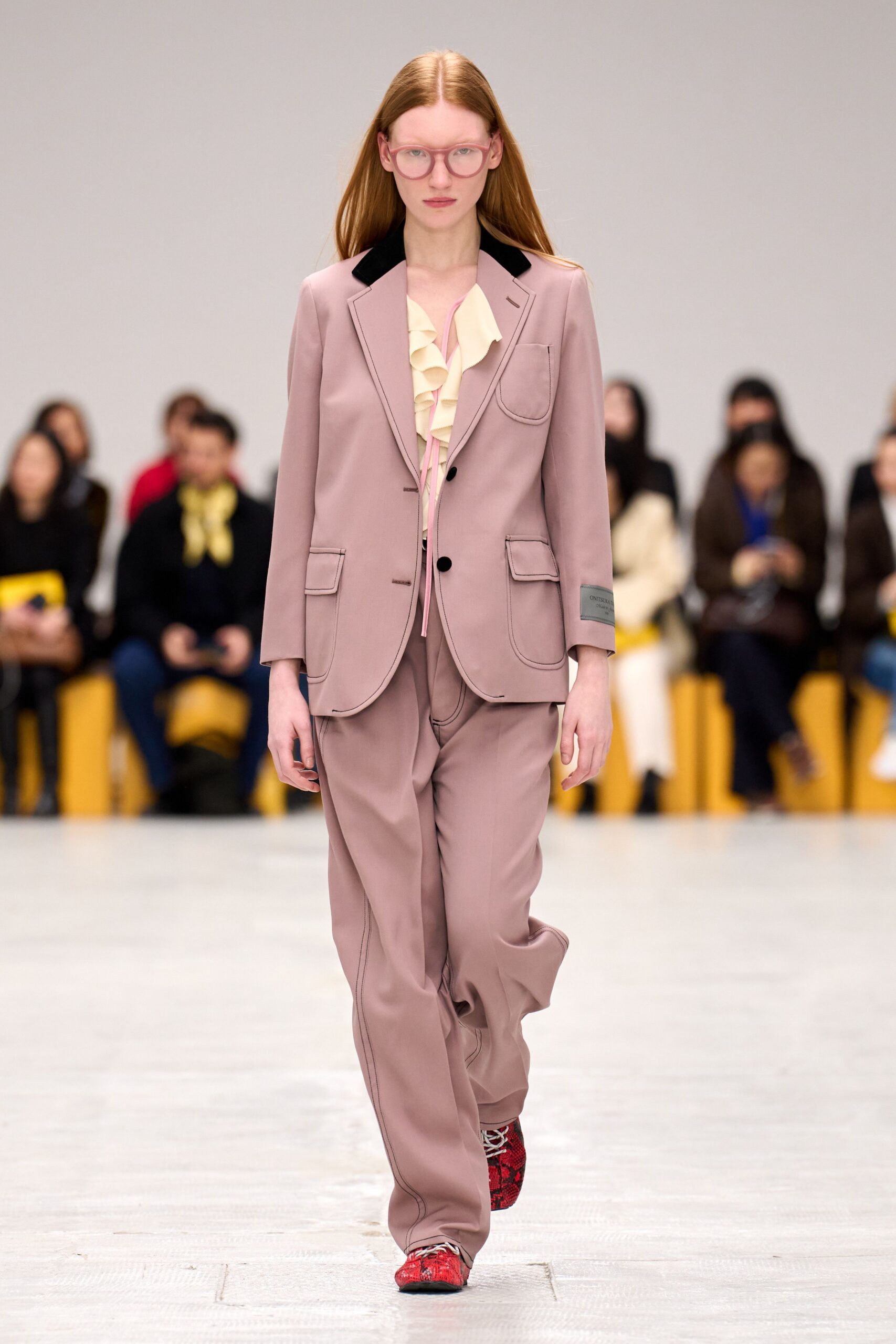 pink cotton long-sleeve collared tailored buttoned pleated suit