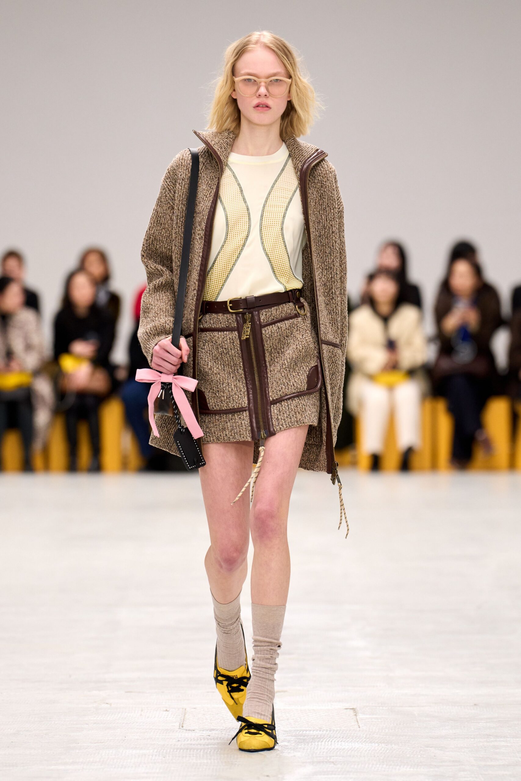 brown tweed long-sleeve collared relaxed buttoned jacket