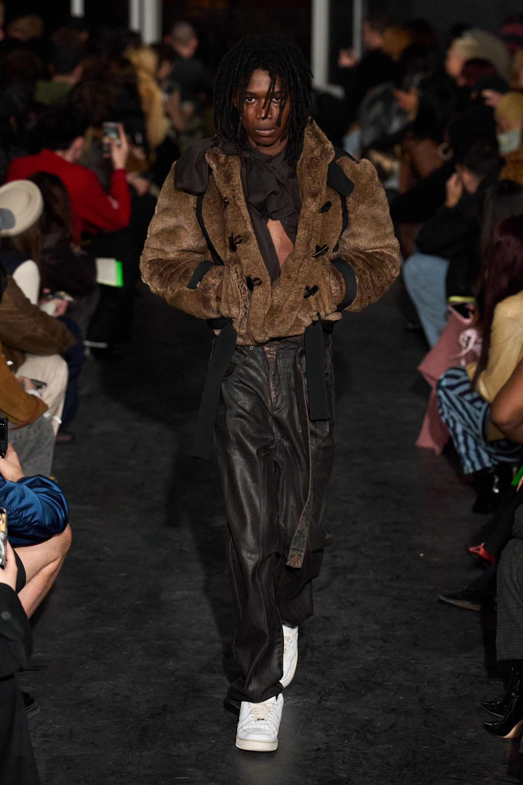 brown fur long-sleeve collared fitted buttoned jacket