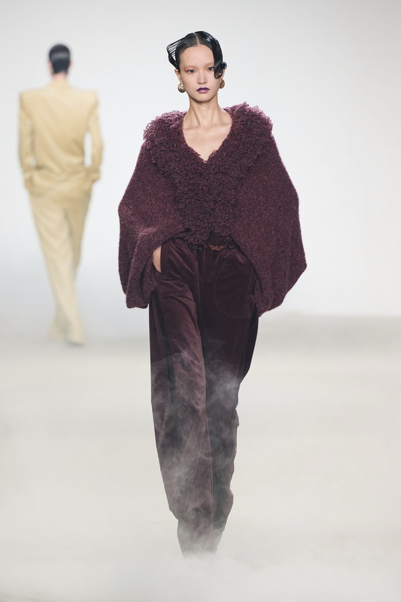 purple wool sleeveless v-neck relaxed ruffled cape