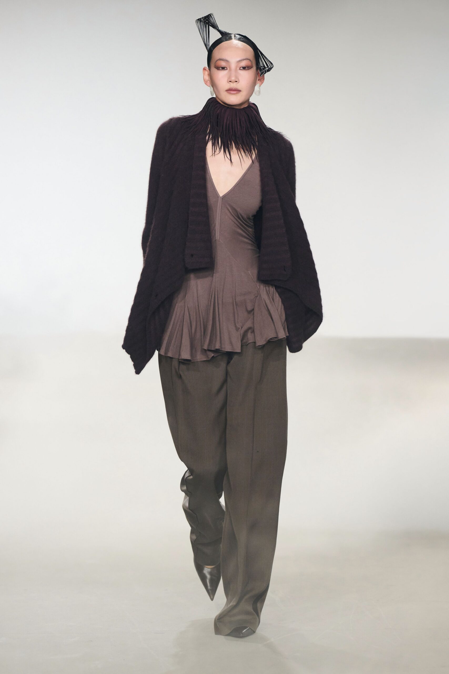 brown cotton sleeveless v-neck fitted pleated top