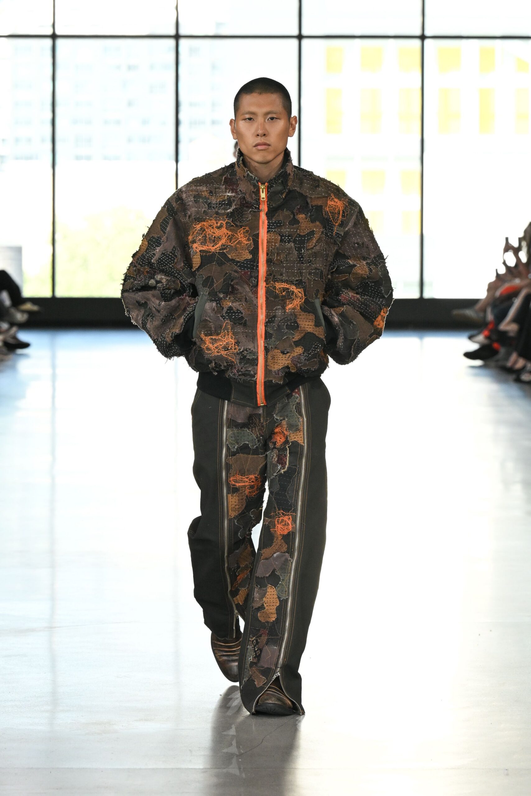 black cotton long-sleeve collared relaxed camouflage zippered jacket