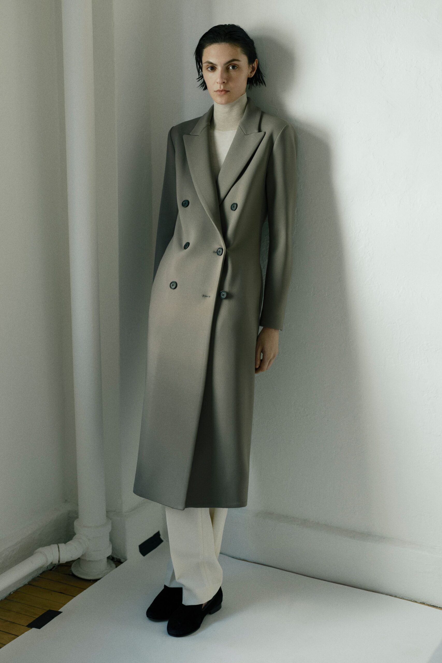 gray silk long-sleeve collared tailored layered maxi coat