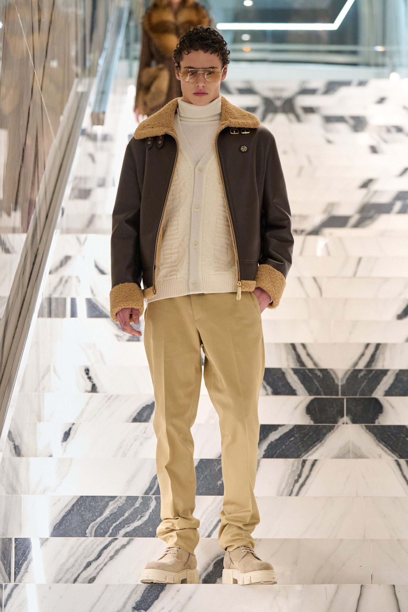 brown leather long-sleeve collared fitted zippered jacket