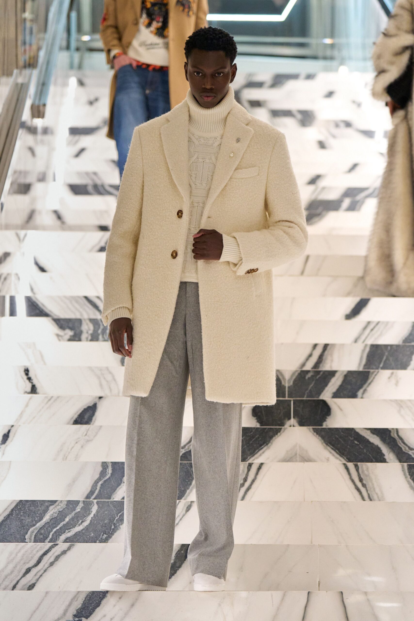 white wool long-sleeve collared structured buttoned coat