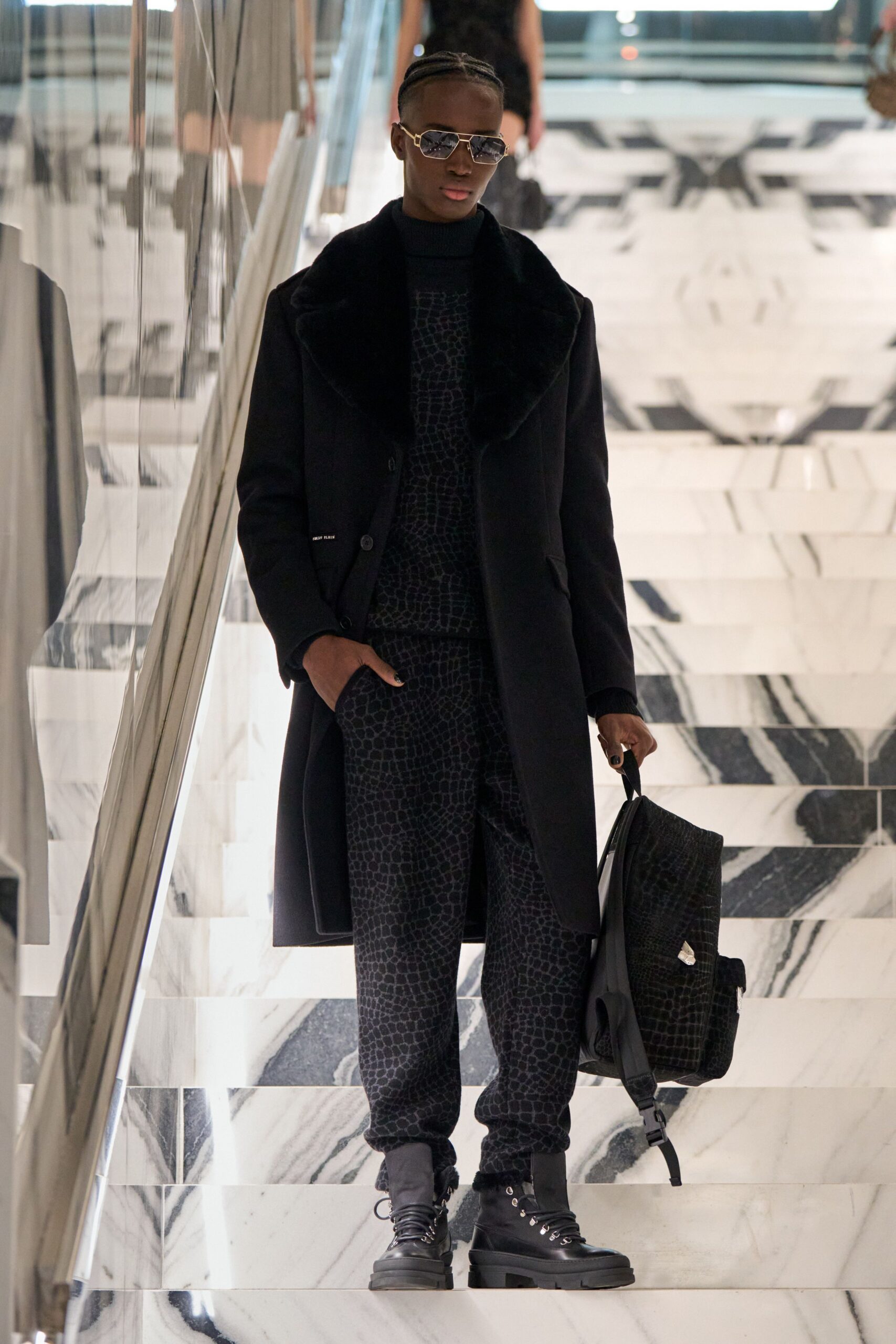 black wool long-sleeve collared fitted zippered midi coat