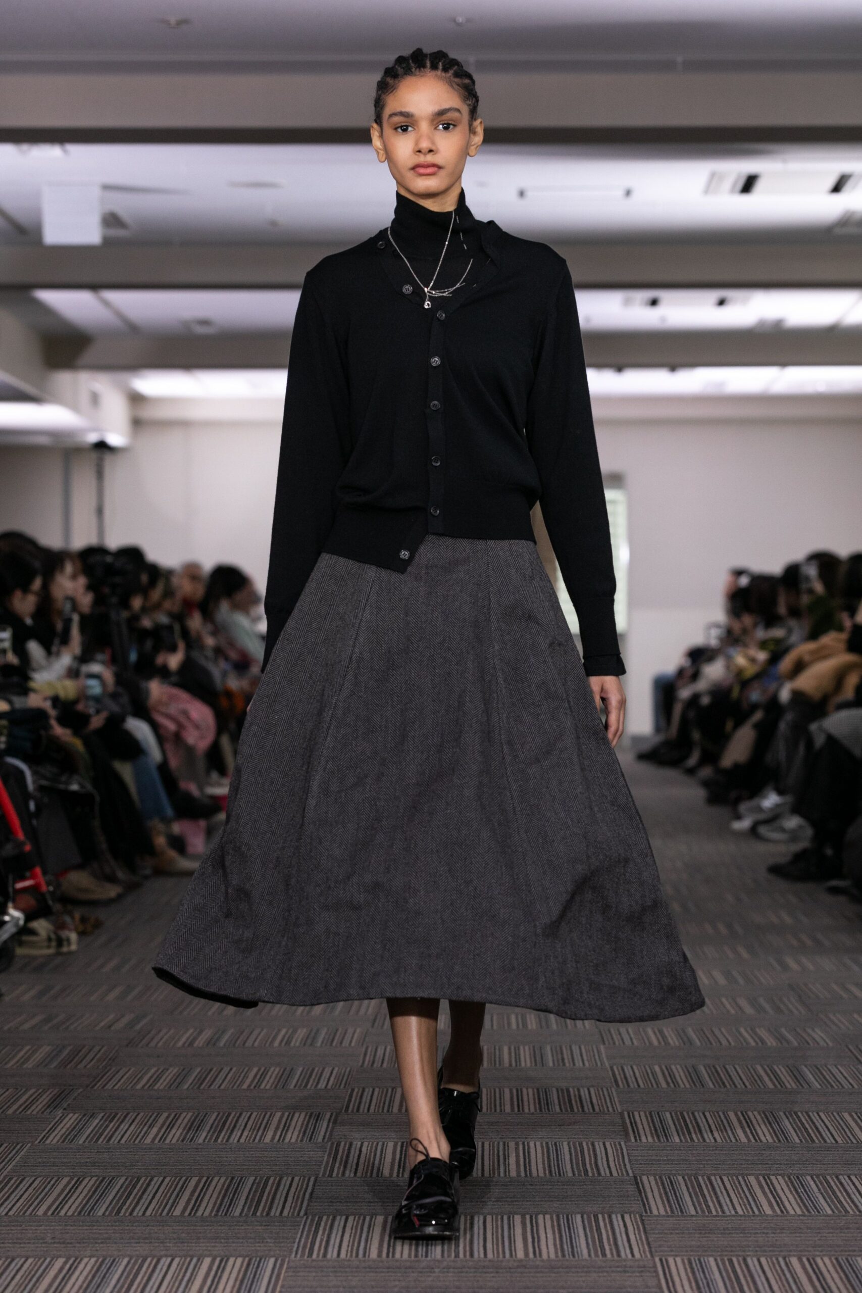 black wool long-sleeve collared fitted buttoned cardigan