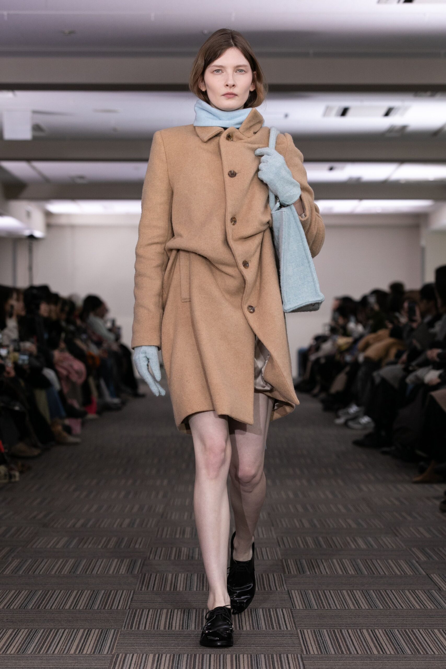 beige wool long-sleeve collared fitted buttoned coat
