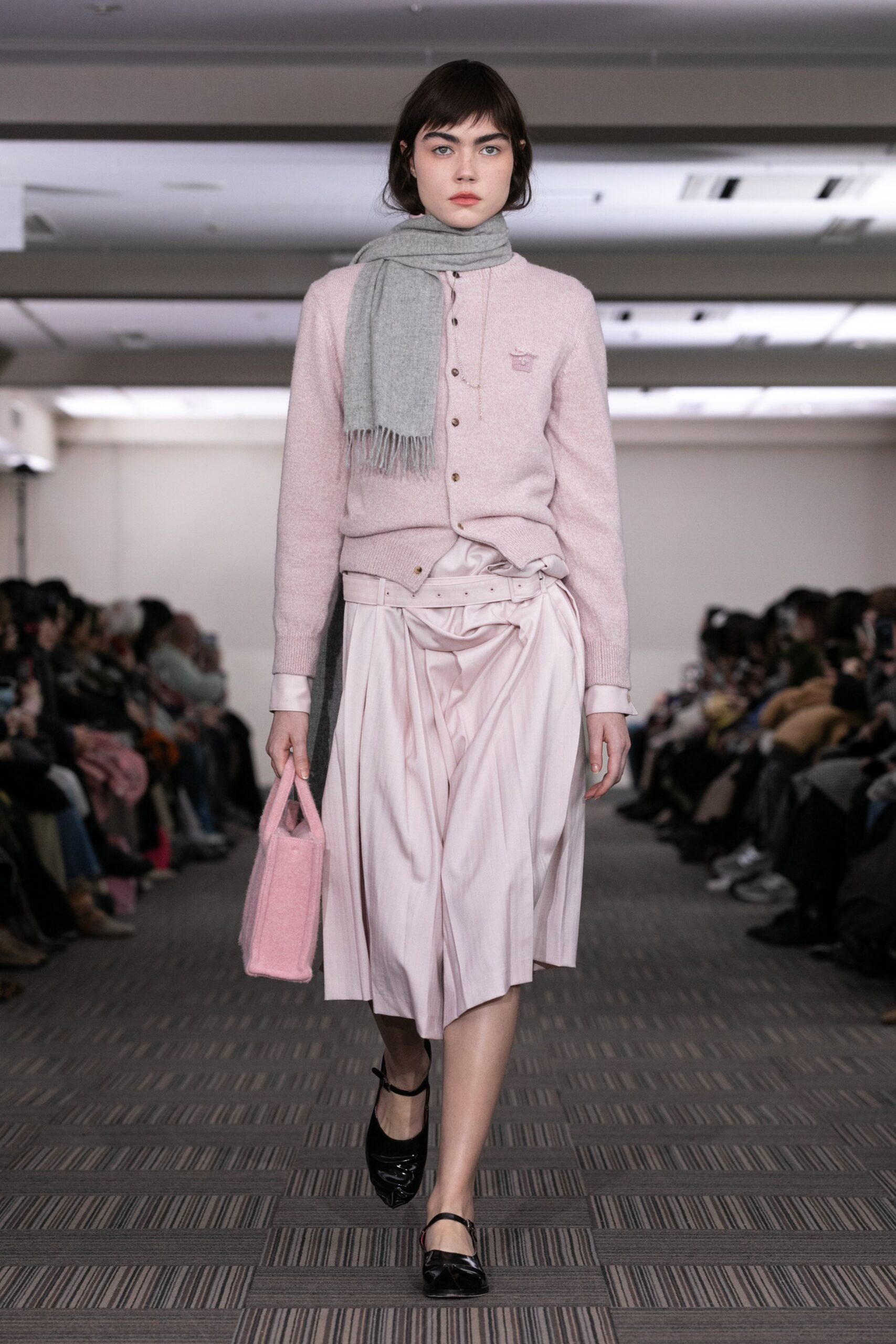 pink cotton long-sleeve collared fitted buttoned cardigan