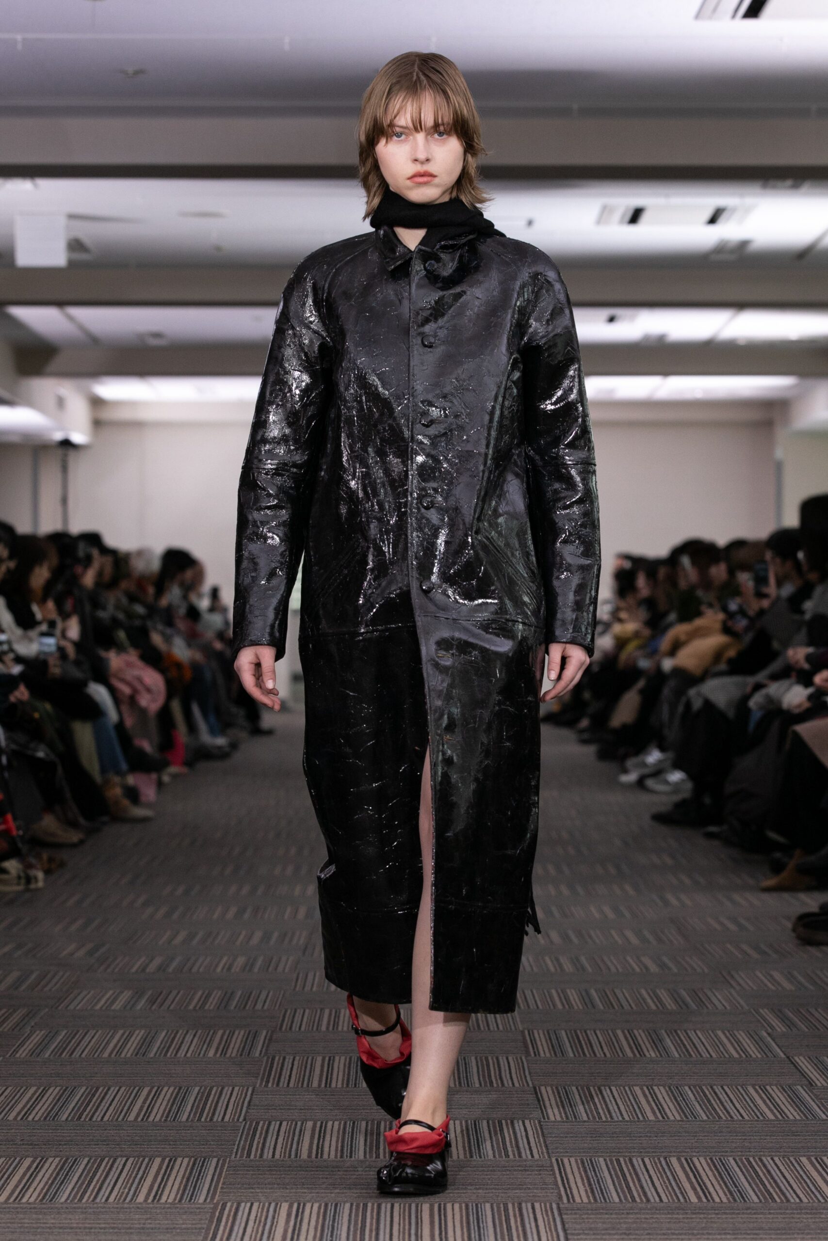 black vinyl long-sleeve collared fitted zippered shiny coat