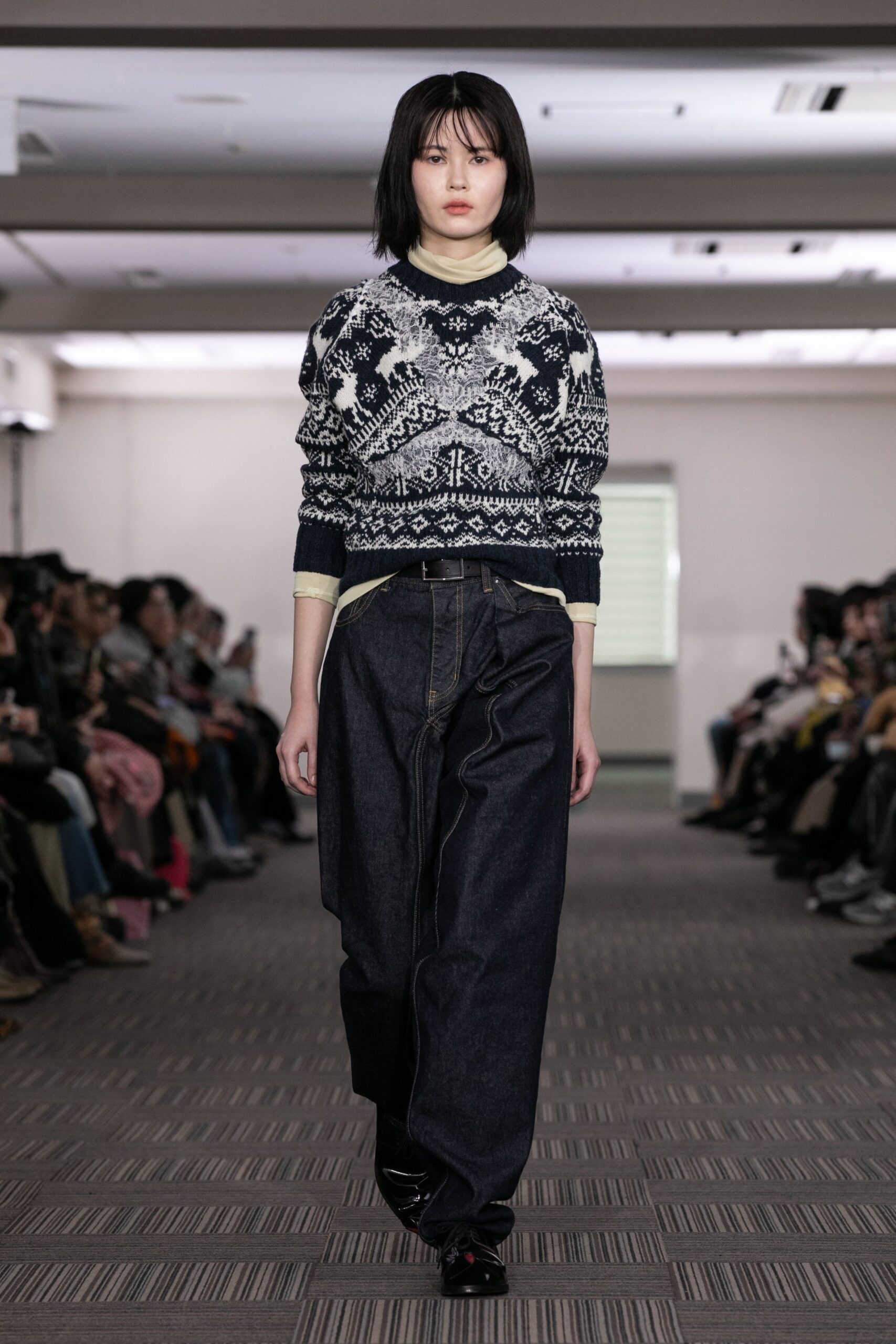 black wool long-sleeve collared relaxed printed sweater
